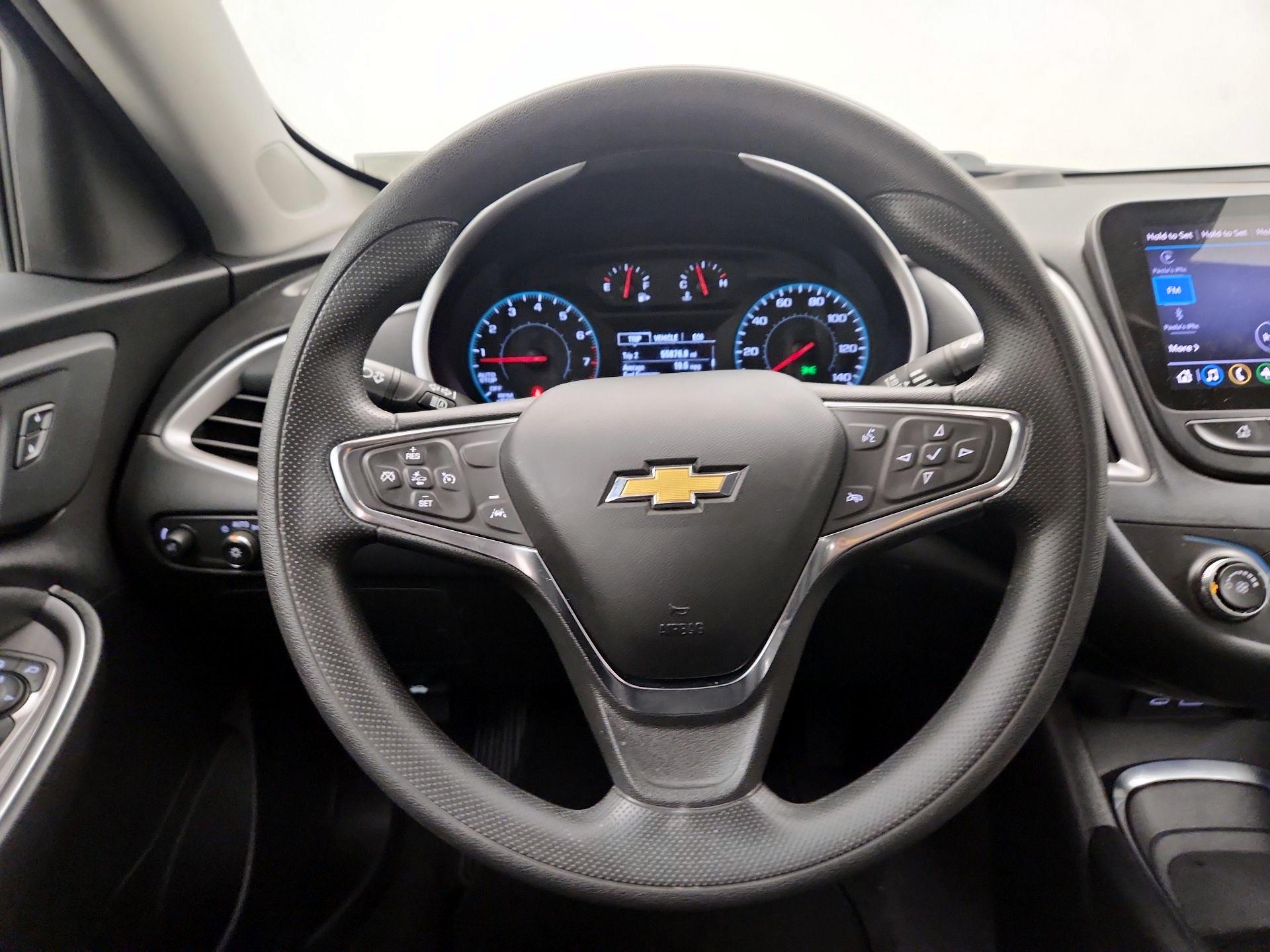 Thumbnail: 2021 Chevrolet Malibu - 10