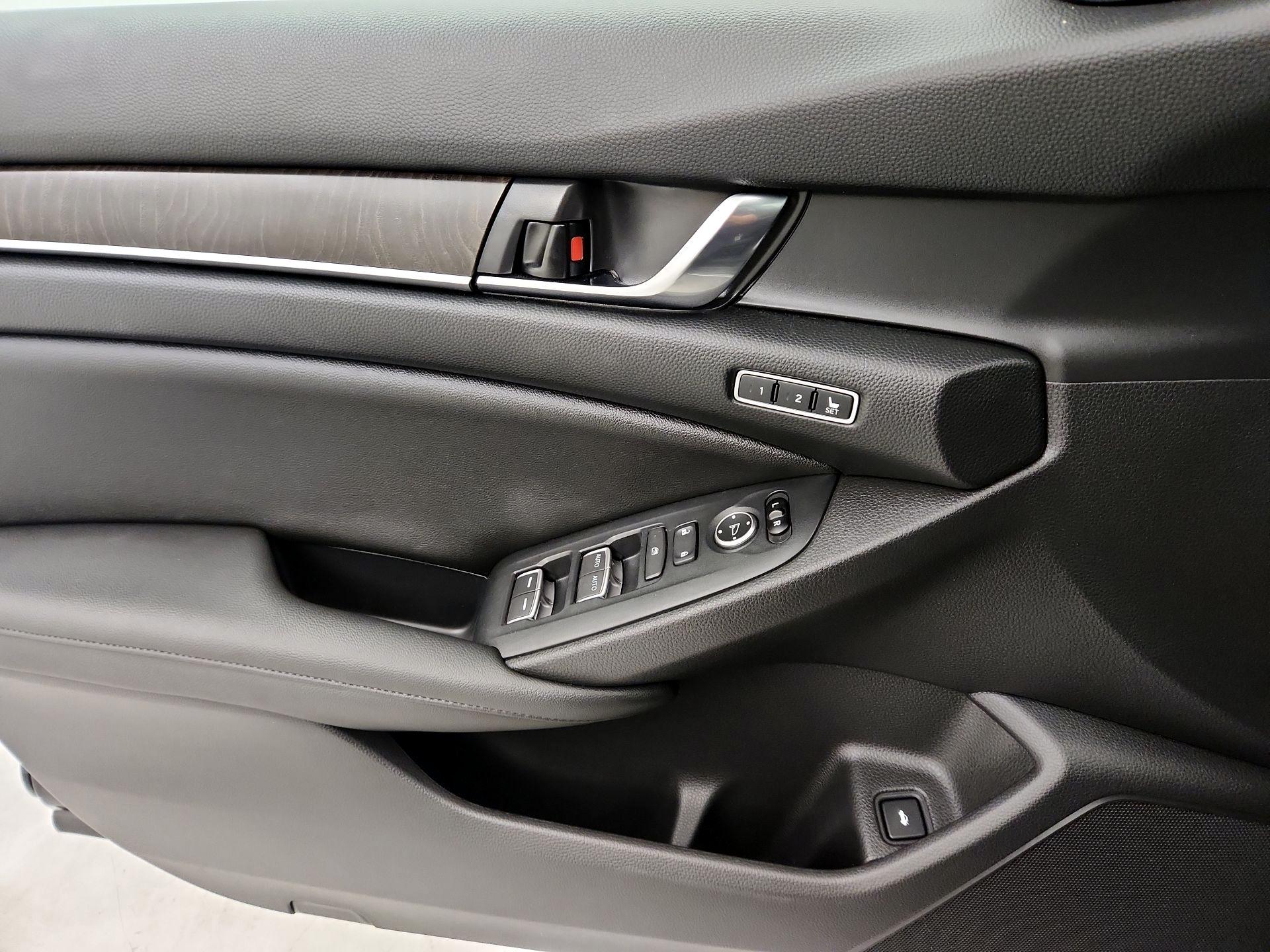 Thumbnail: 2019 Honda Accord - 12