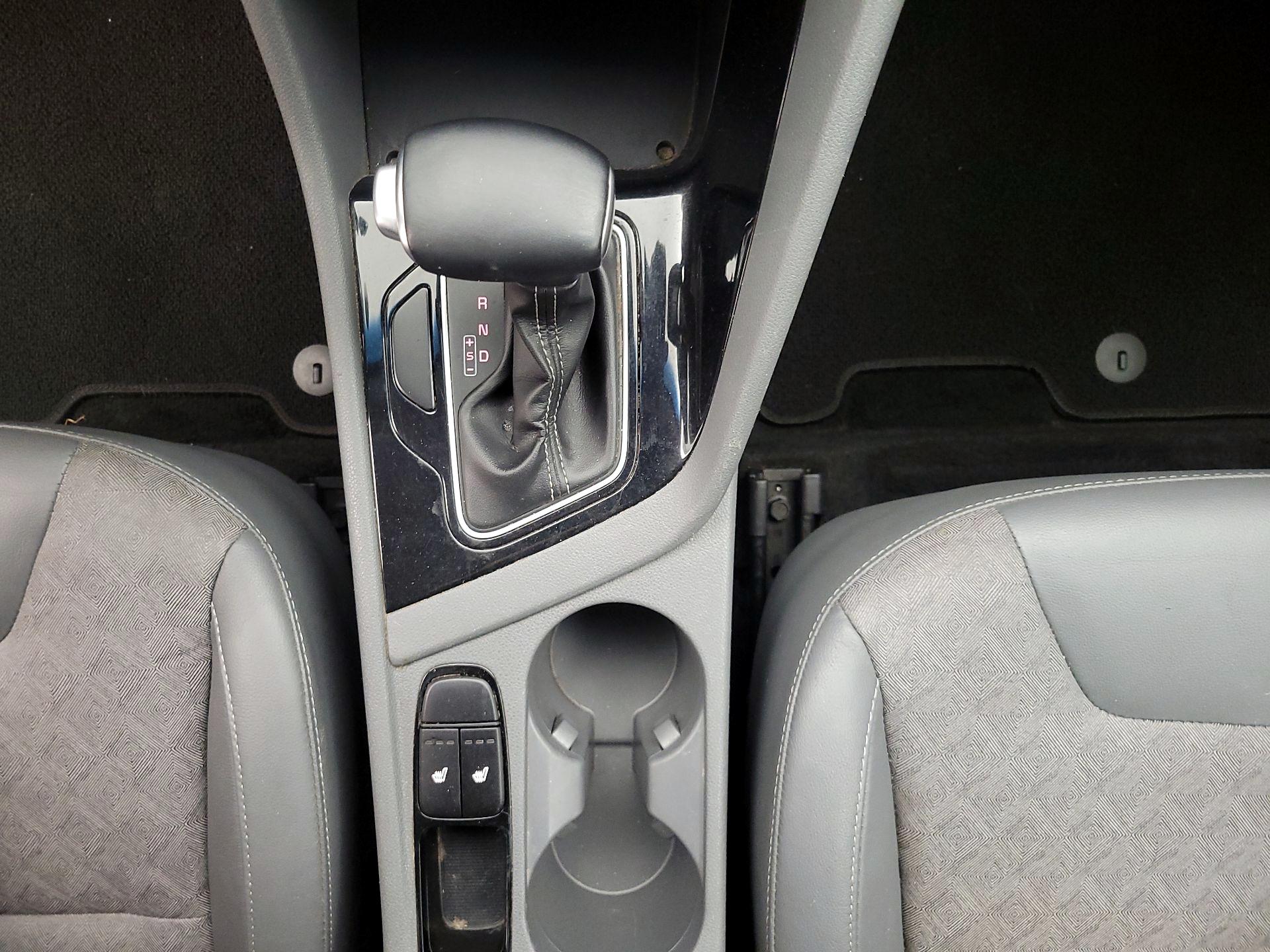 Thumbnail: 2019 Kia Niro - 17