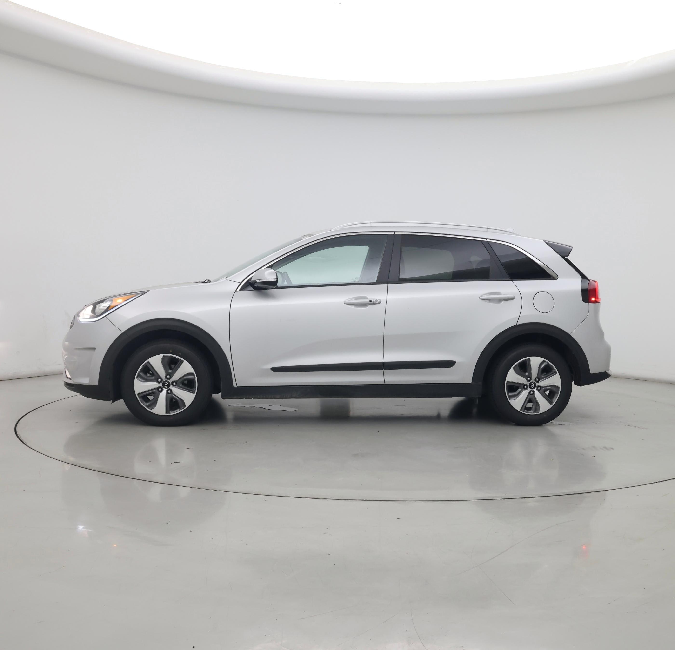 Thumbnail: 2019 Kia Niro - 3