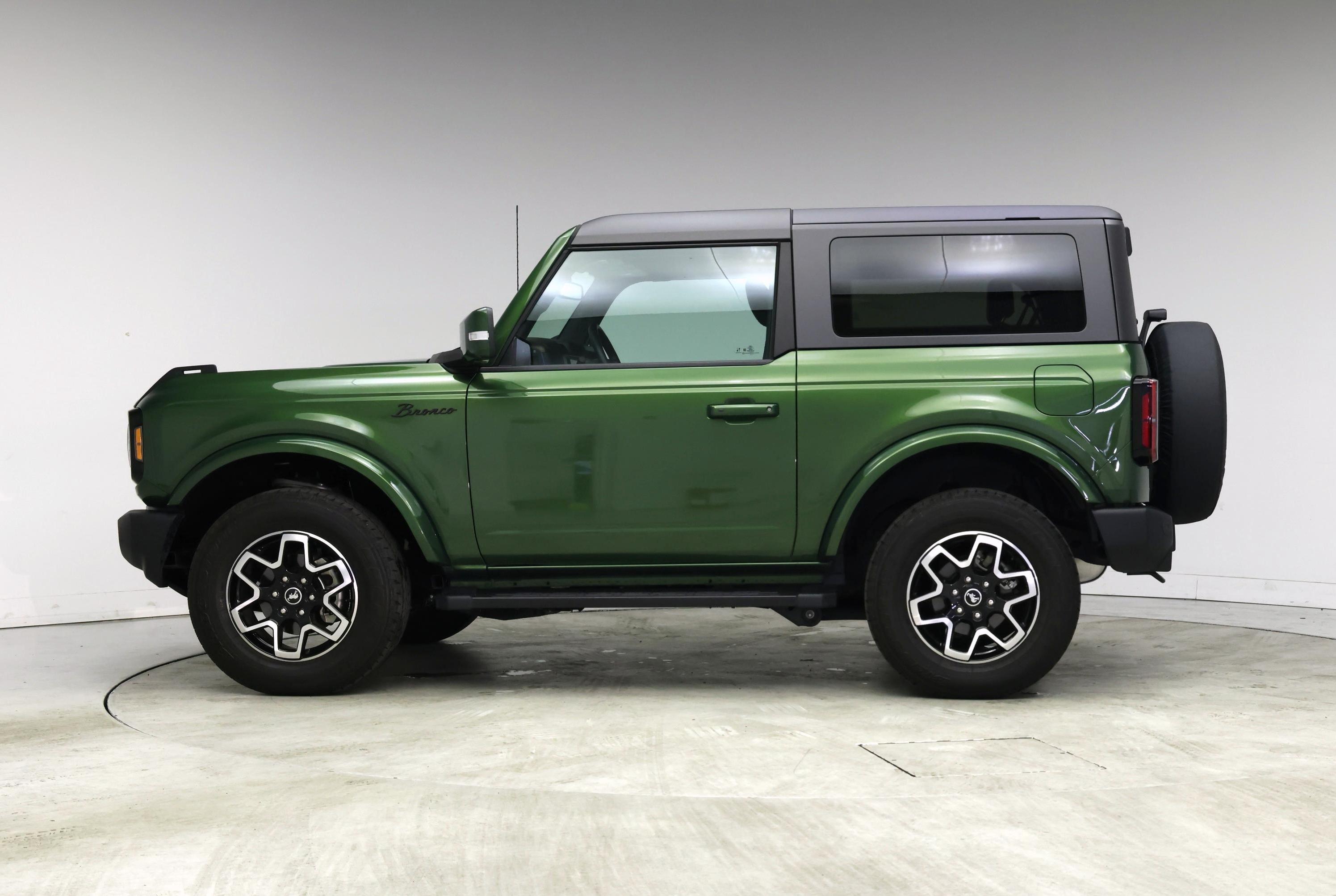 Thumbnail: 2022 Ford Bronco - 3