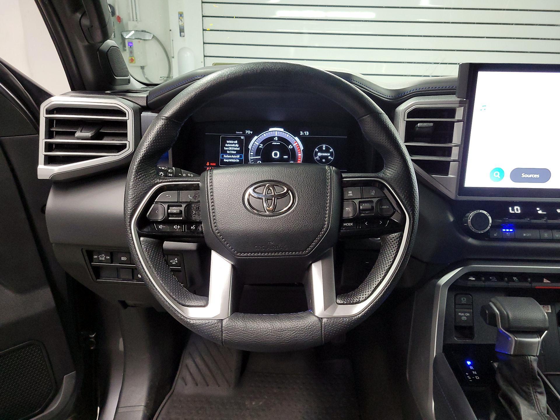 Thumbnail: 2022 Toyota Tundra - 10