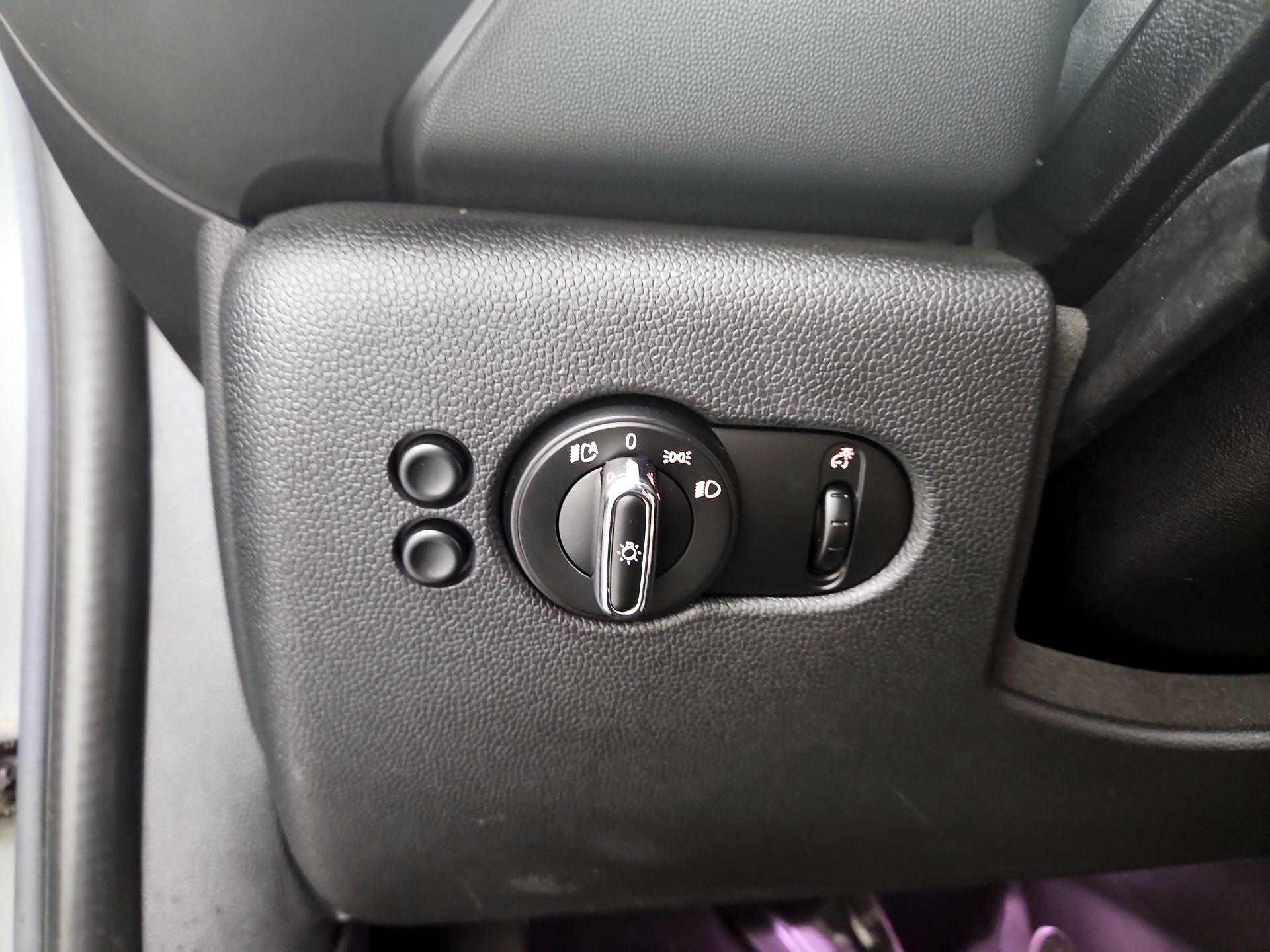 Thumbnail: 2019 MINI Cooper Hardtop - 13
