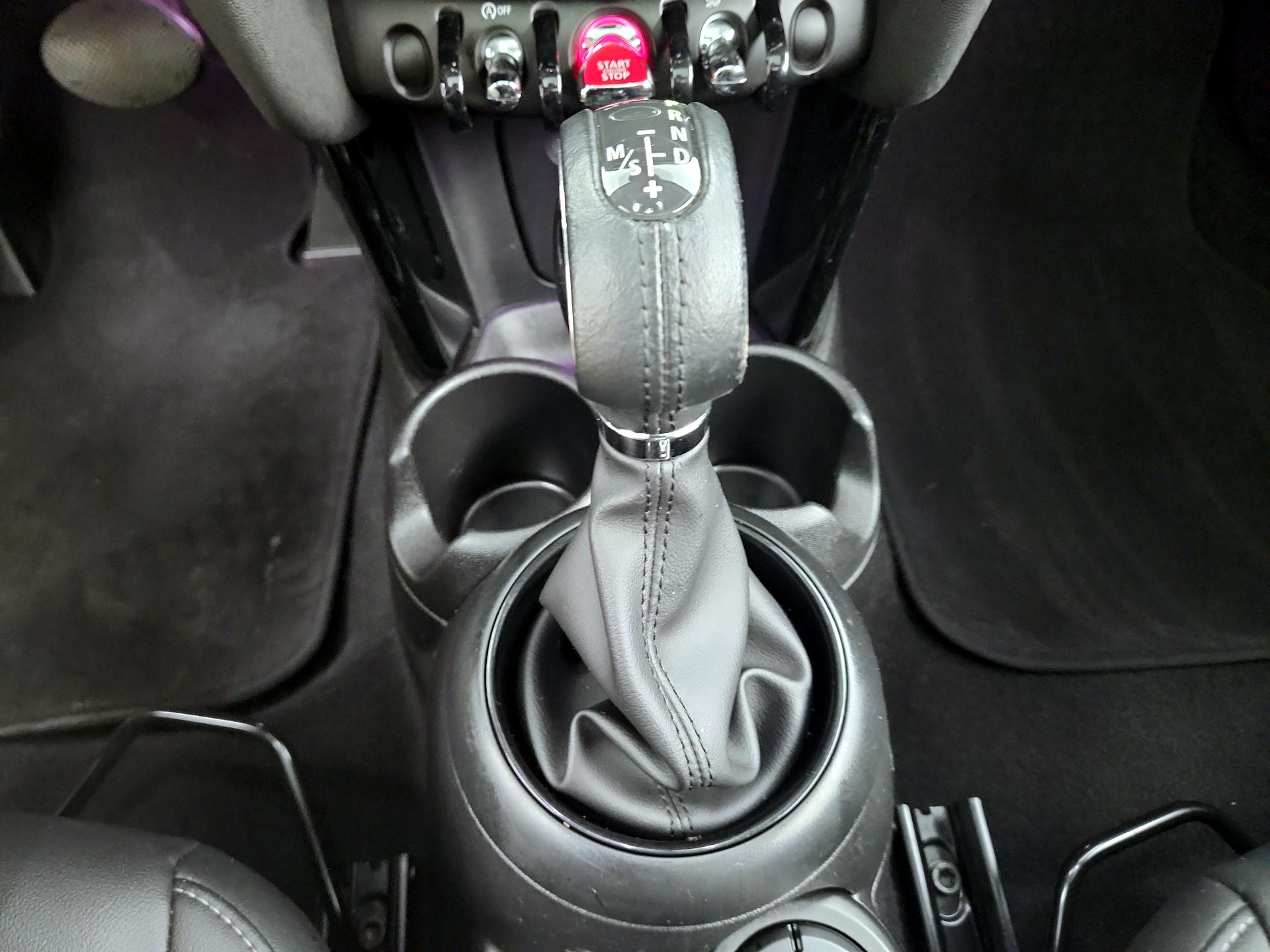 Thumbnail: 2019 MINI Cooper Hardtop - 18