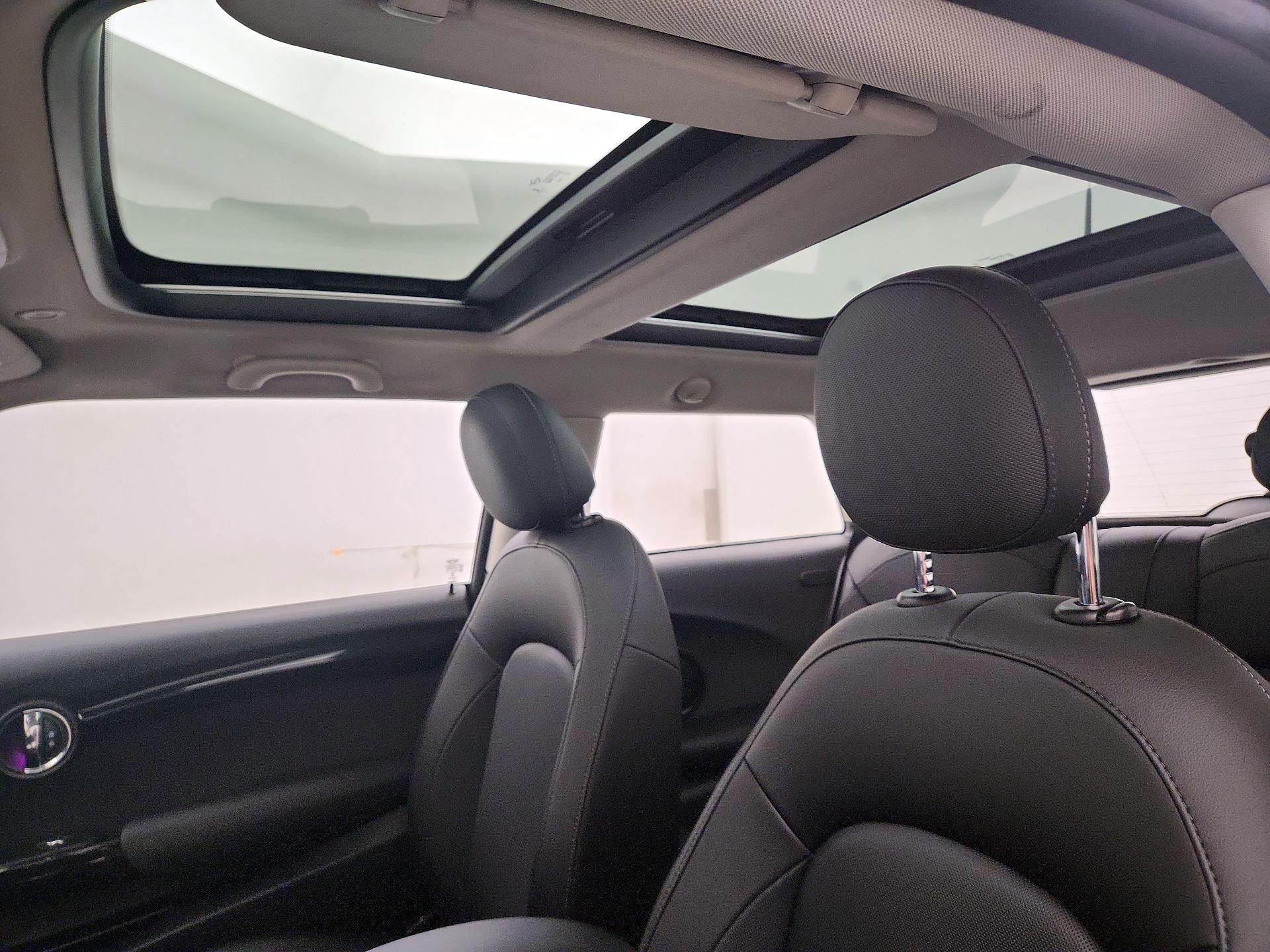 Thumbnail: 2019 MINI Cooper Hardtop - 20