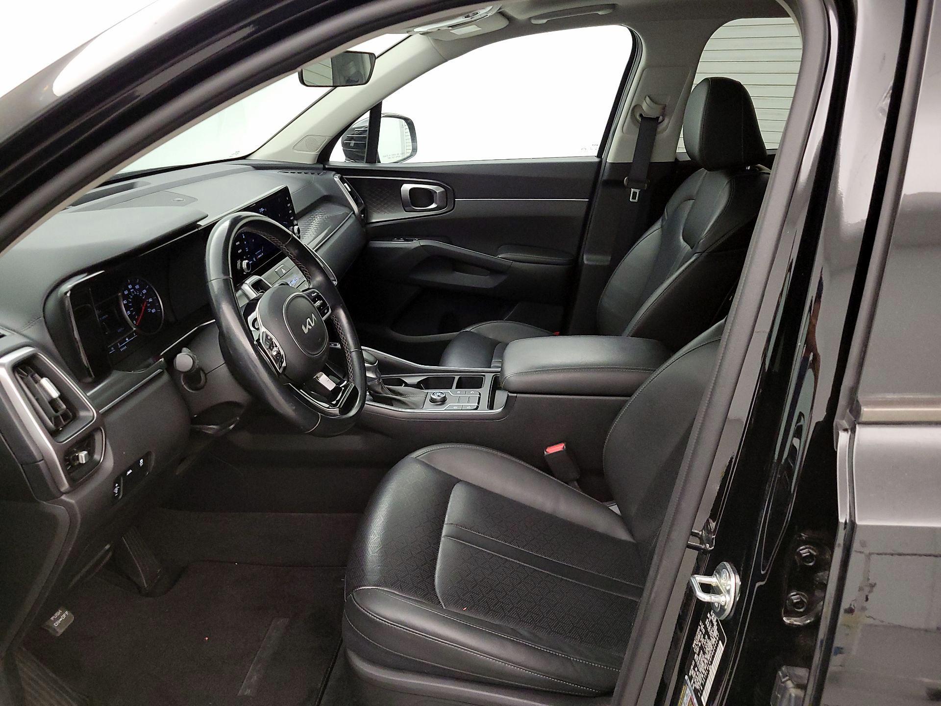 Thumbnail: 2023 Kia Sorento - 11
