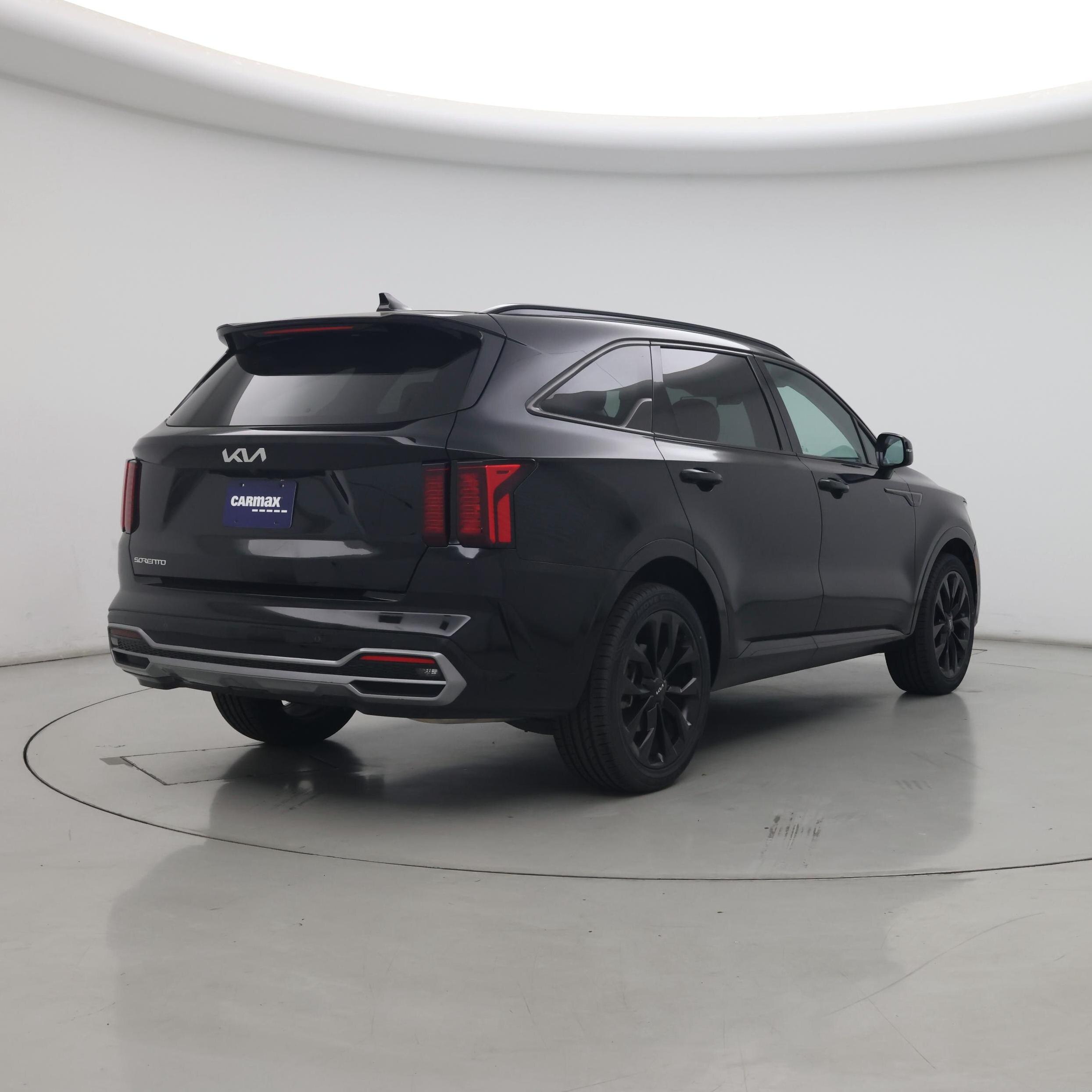 Thumbnail: 2023 Kia Sorento - 8