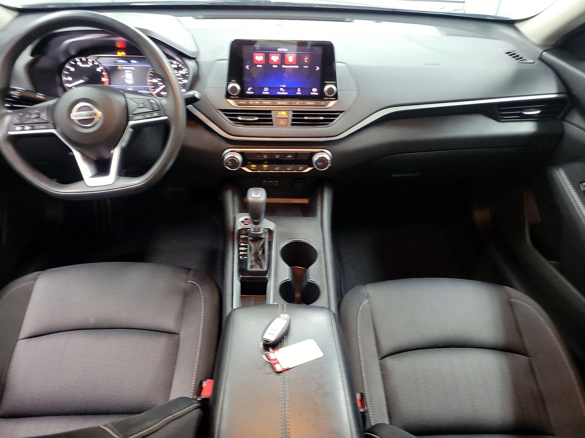 Thumbnail: 2020 Nissan Altima - 9