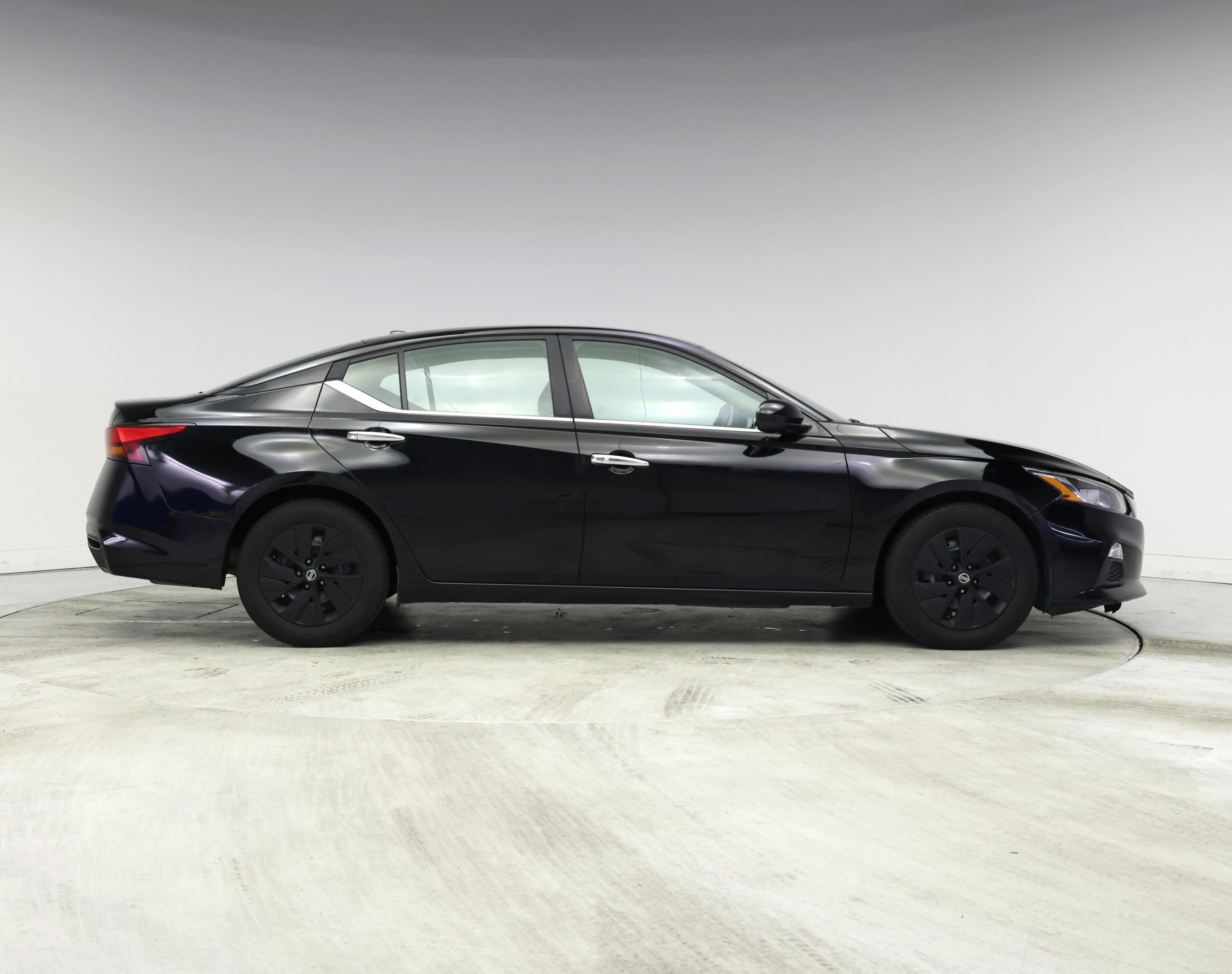 Thumbnail: 2020 Nissan Altima - 7