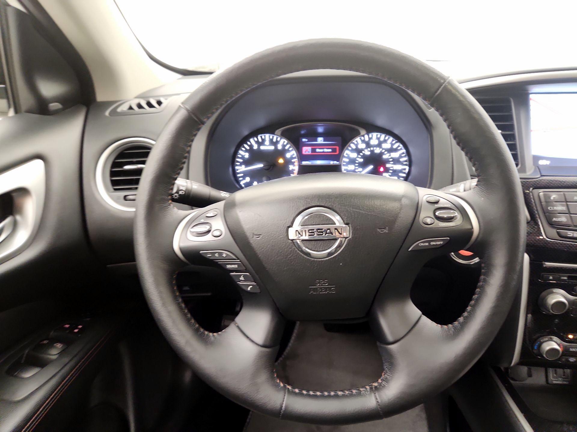 Thumbnail: 2019 Nissan Pathfinder - 10