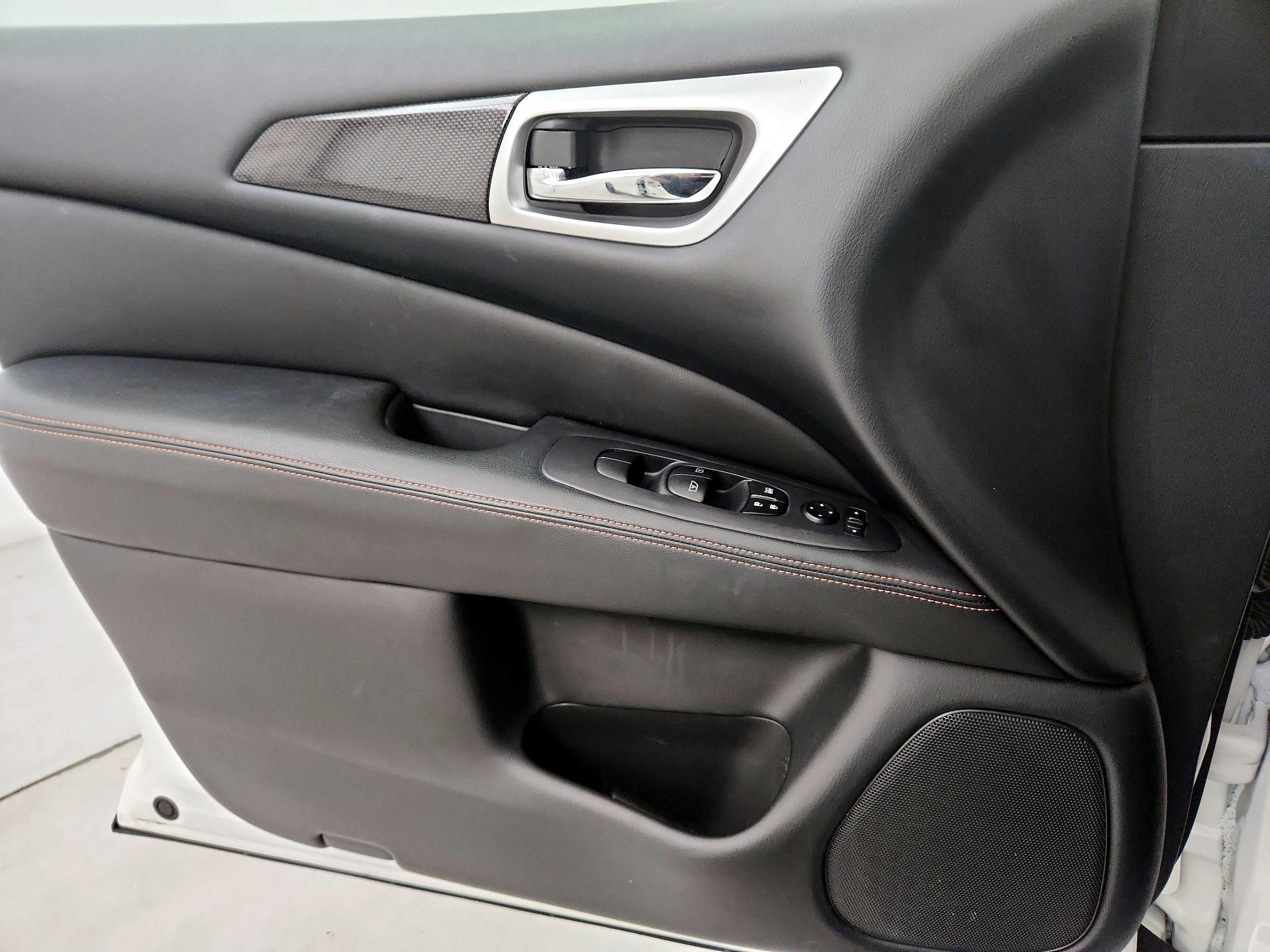 Thumbnail: 2019 Nissan Pathfinder - 12
