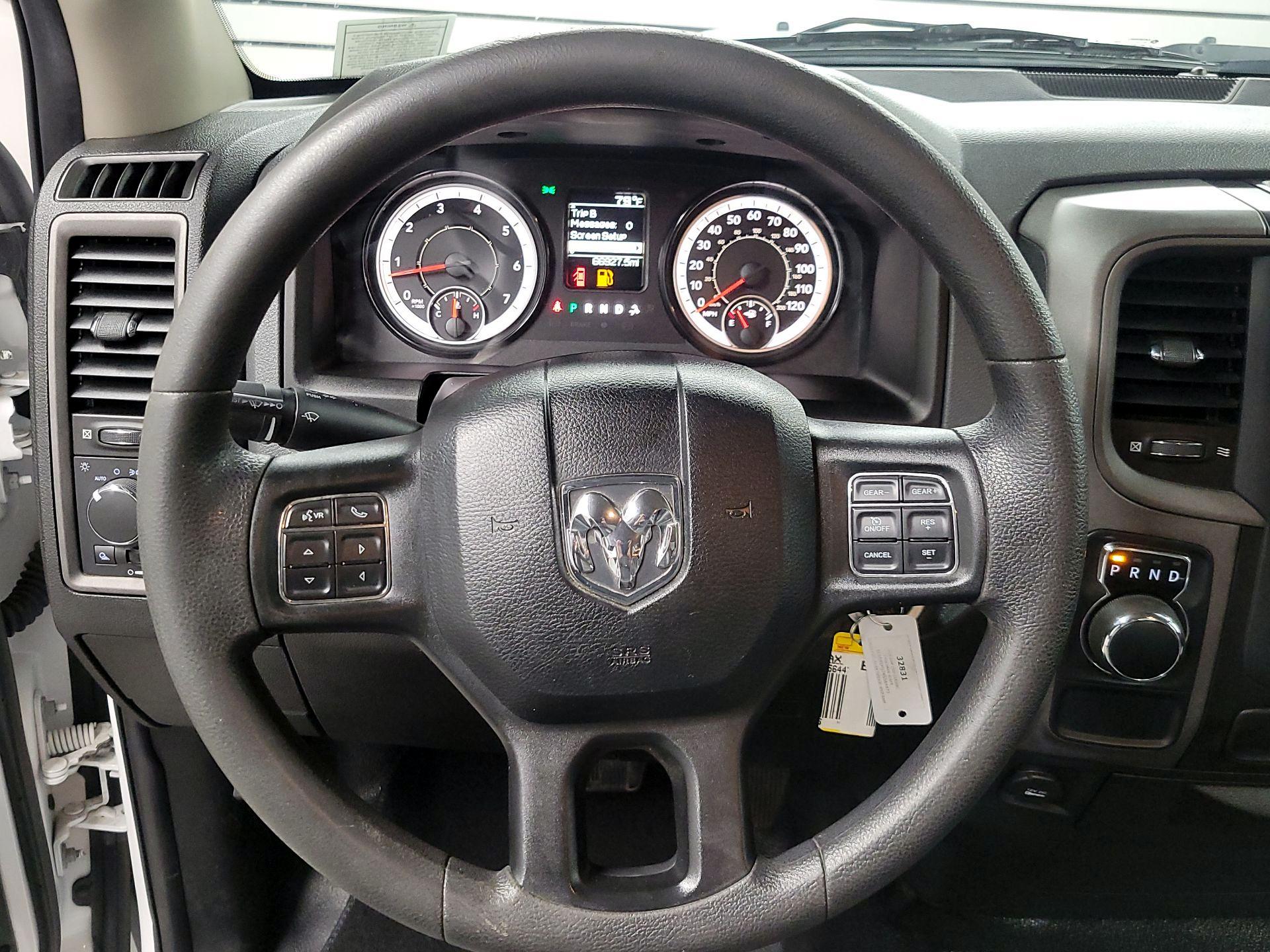 Thumbnail: 2019 RAM 1500 Classic - 10