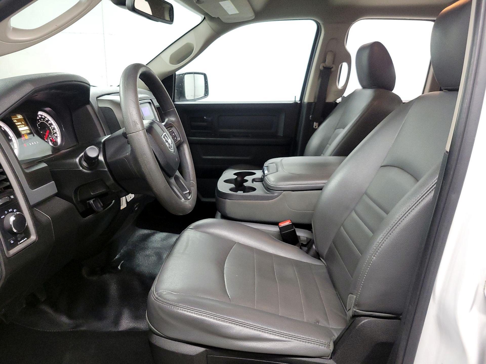 Thumbnail: 2019 RAM 1500 Classic - 11