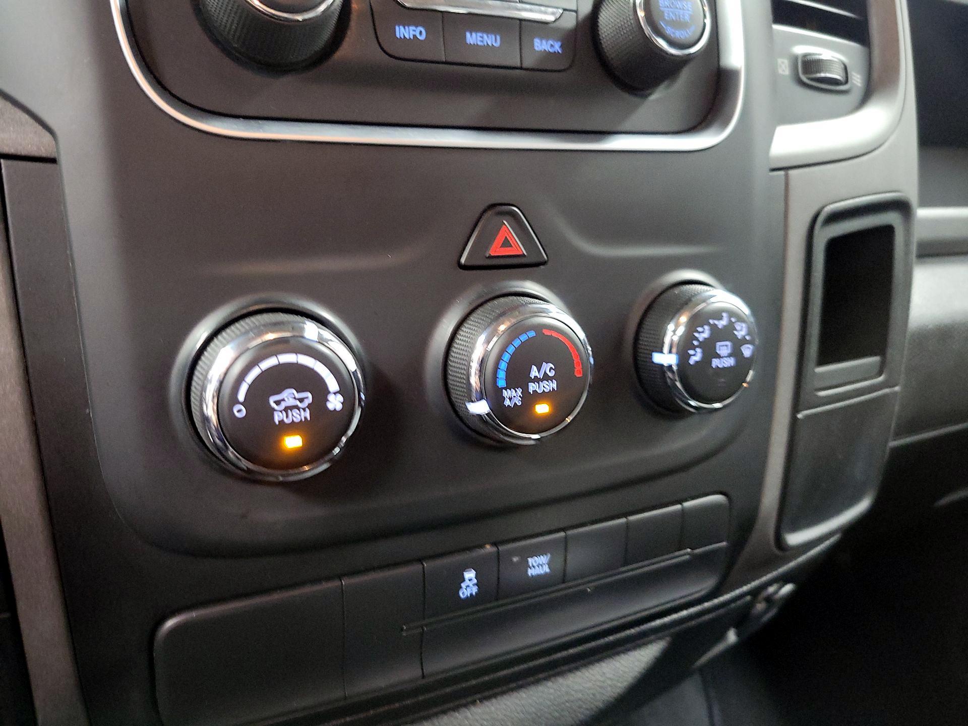 Thumbnail: 2019 RAM 1500 Classic - 16