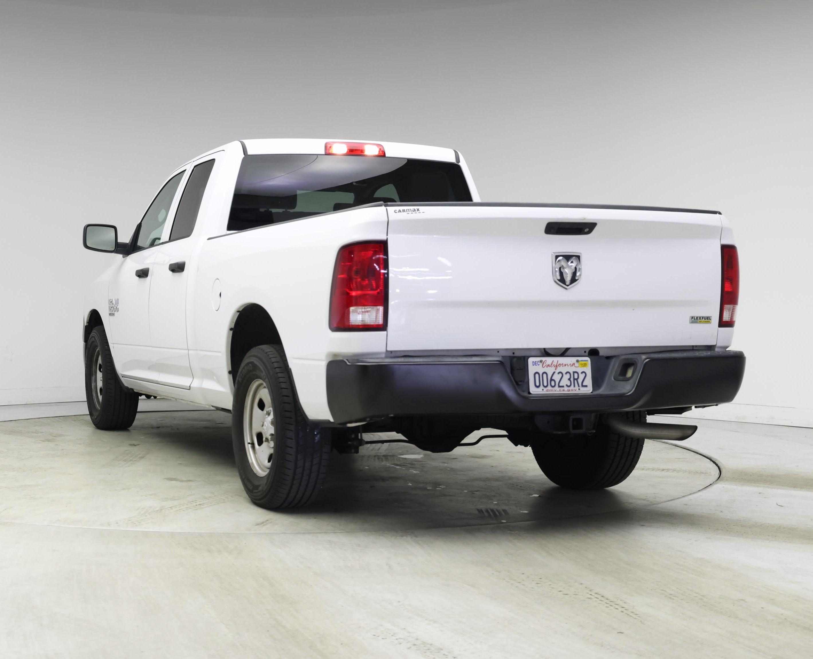 Thumbnail: 2019 RAM 1500 Classic - 2