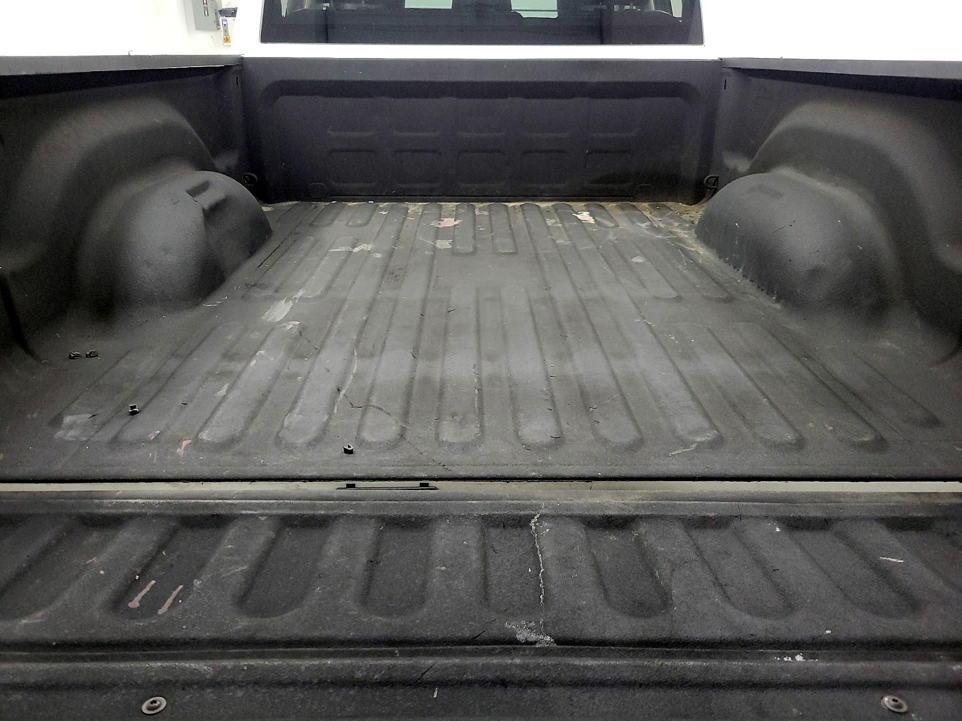Thumbnail: 2019 RAM 1500 Classic - 19