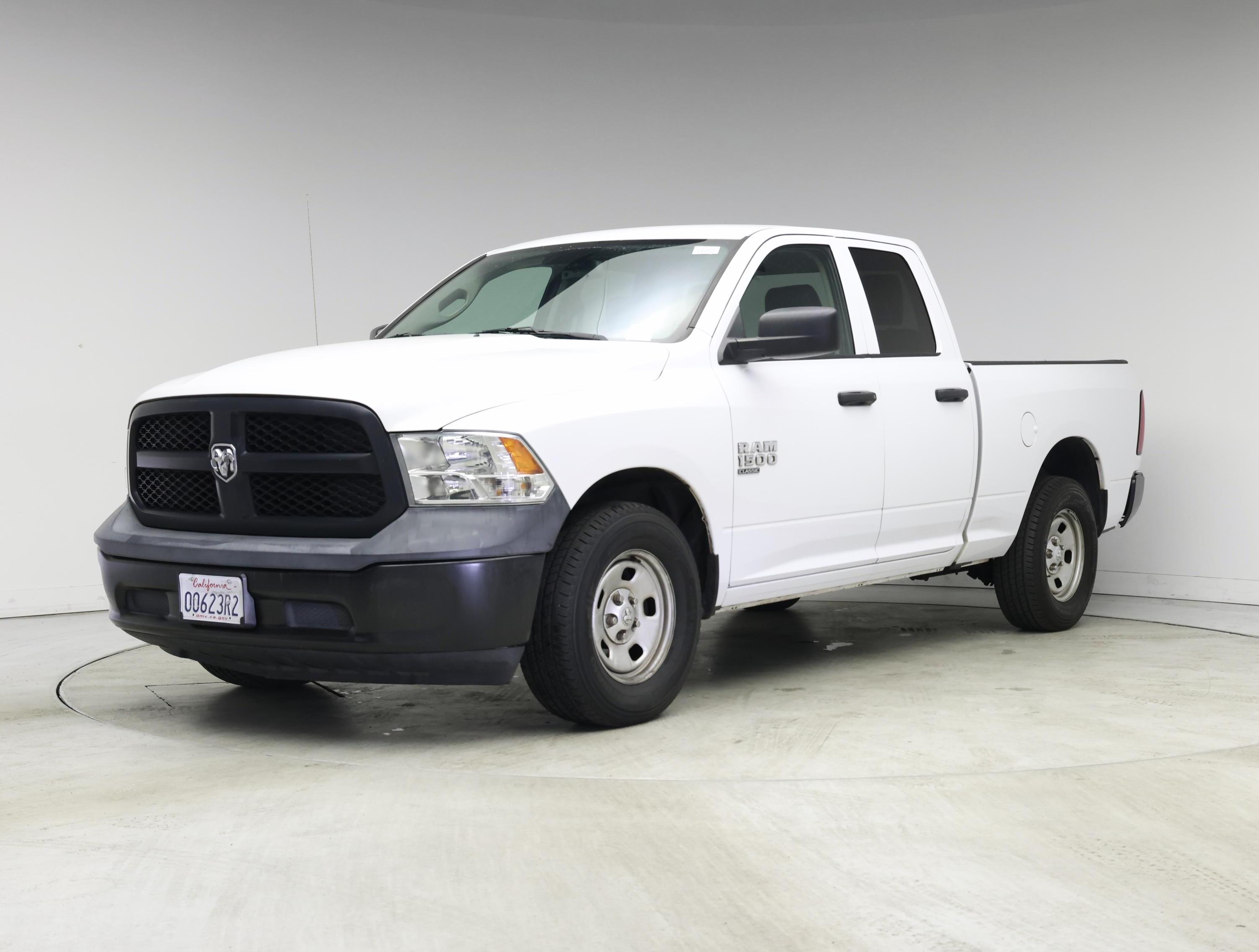Thumbnail: 2019 RAM 1500 Classic - 4