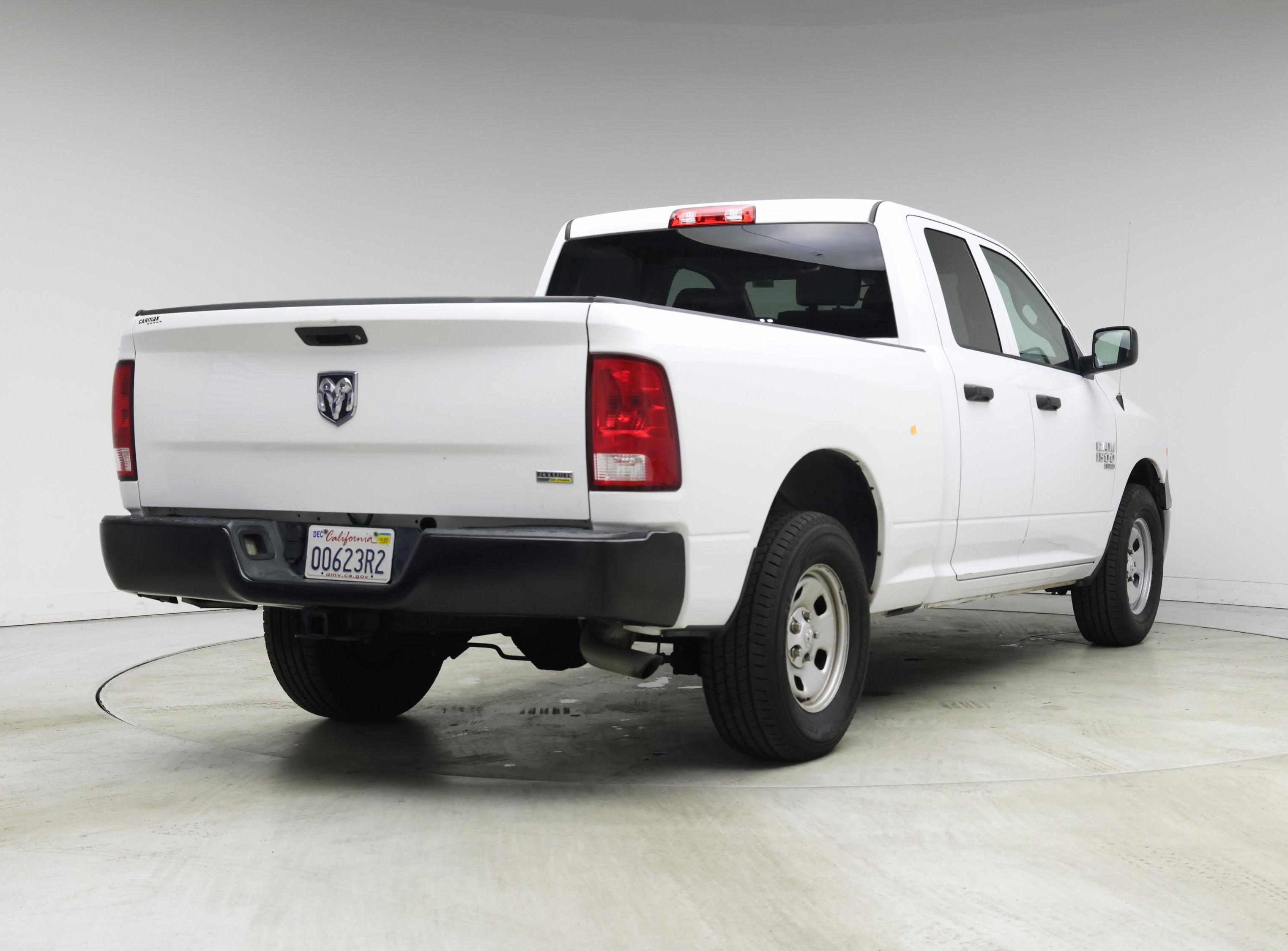 Thumbnail: 2019 RAM 1500 Classic - 8