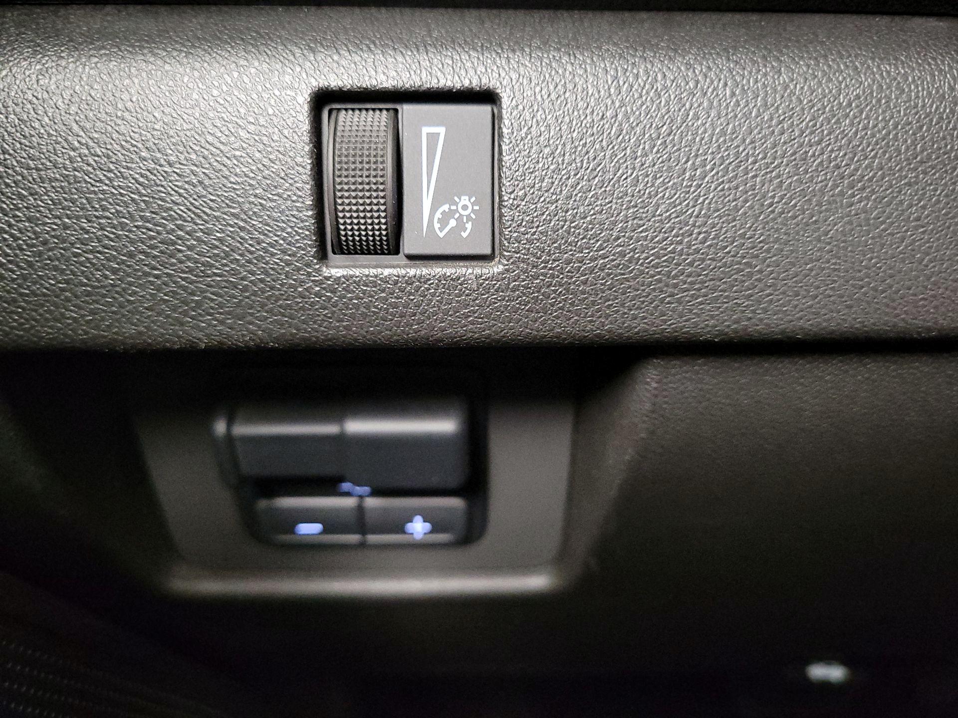 Thumbnail: 2023 Chevrolet Colorado - 13