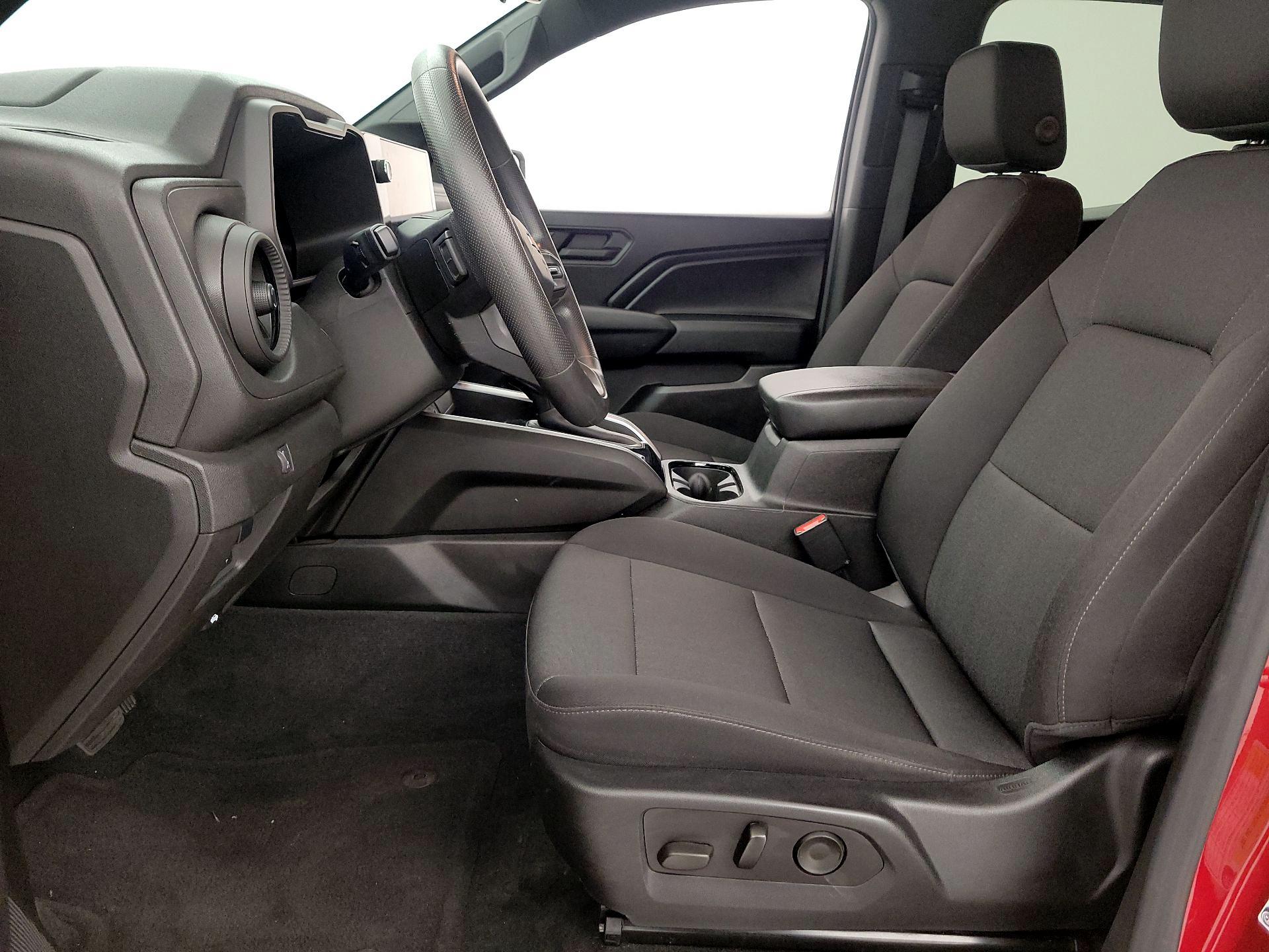 Thumbnail: 2023 Chevrolet Colorado - 19