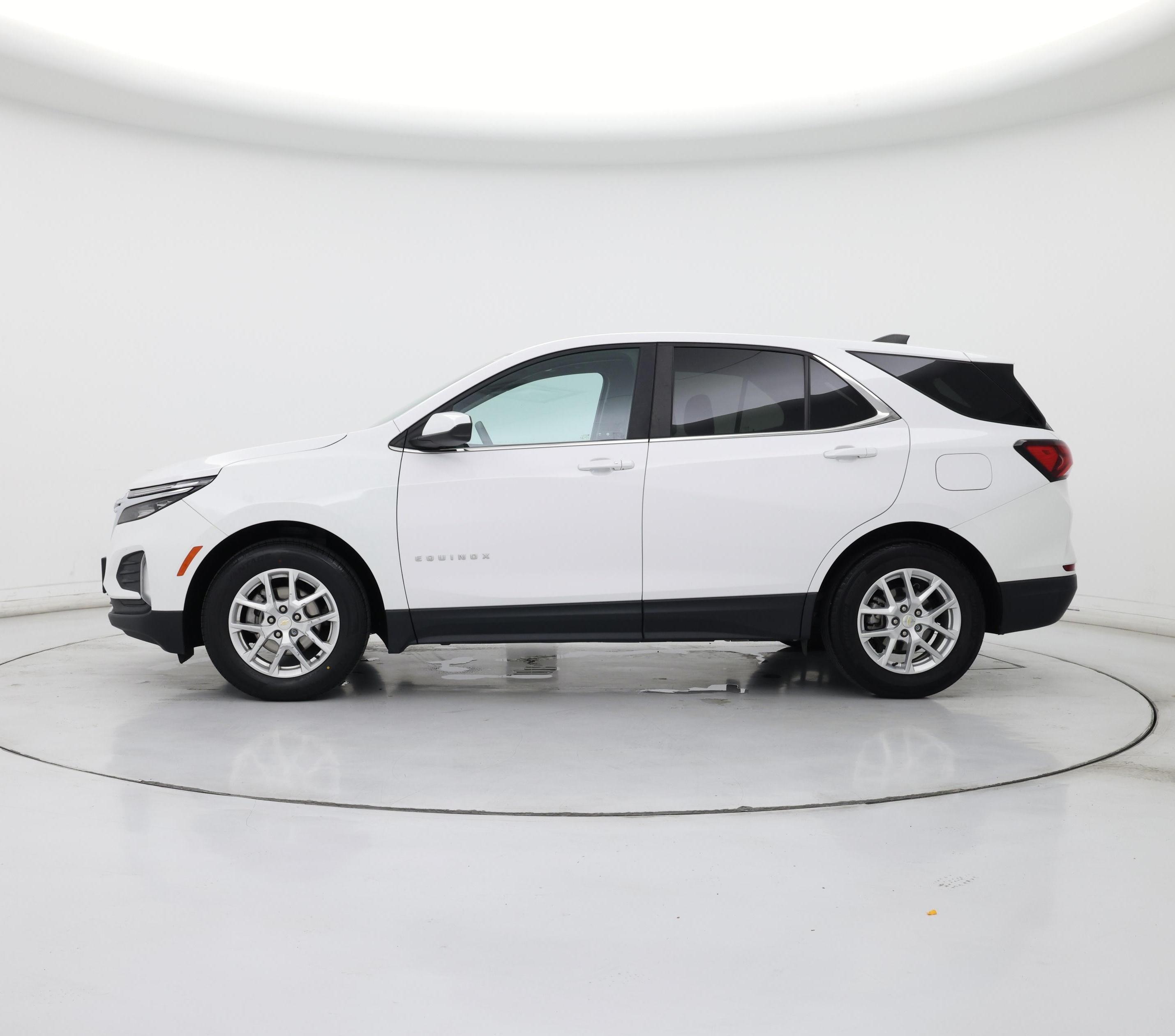 Thumbnail: 2022 Chevrolet Equinox - 3