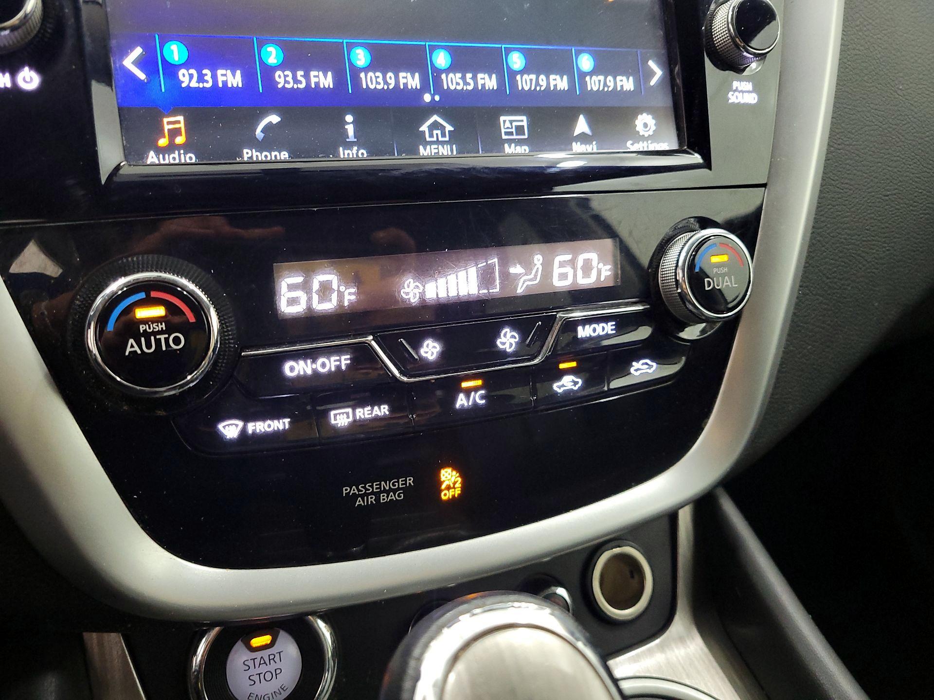 Thumbnail: 2015 Nissan Murano - 17