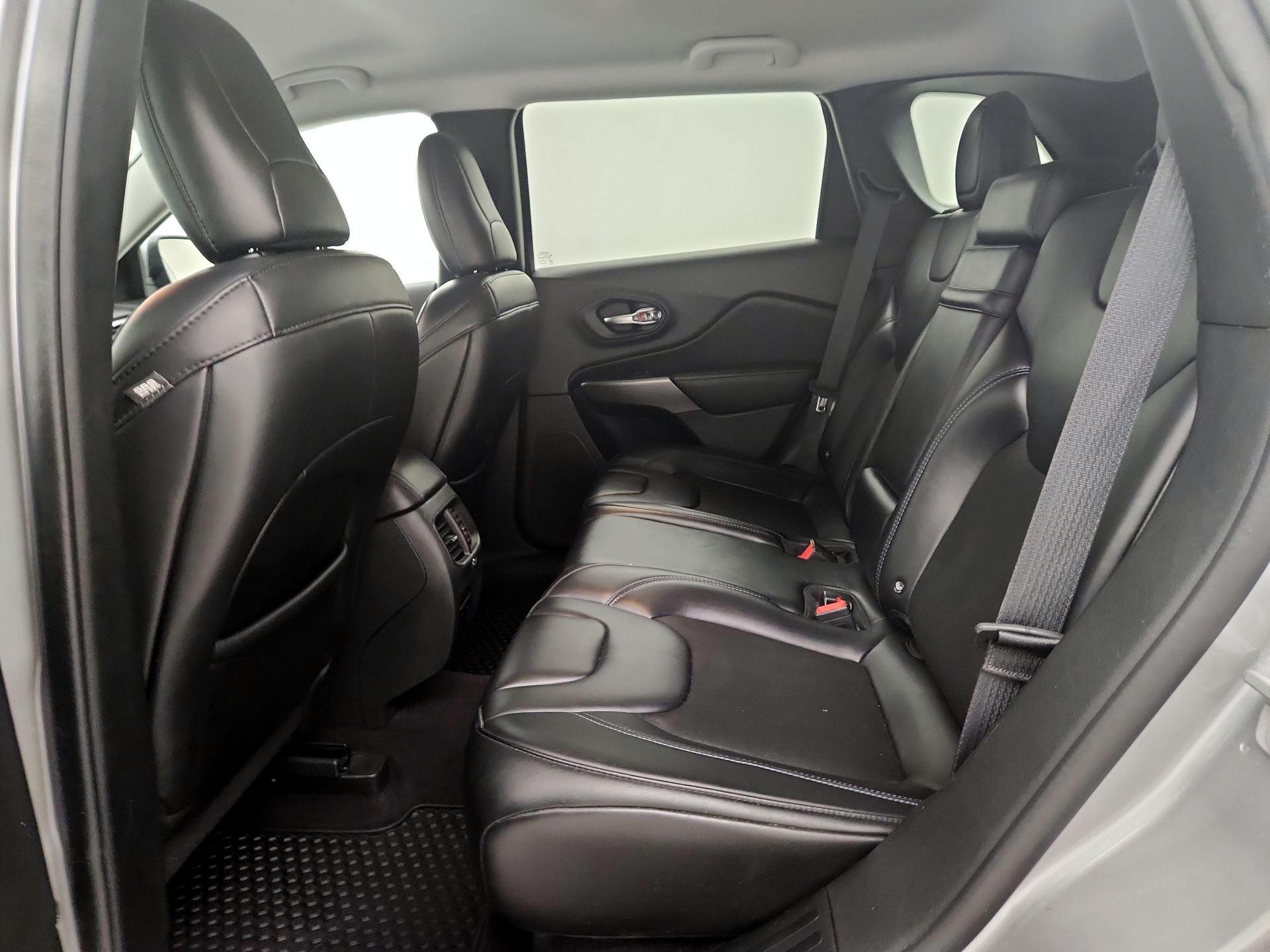 Thumbnail: 2019 Jeep Cherokee - 19