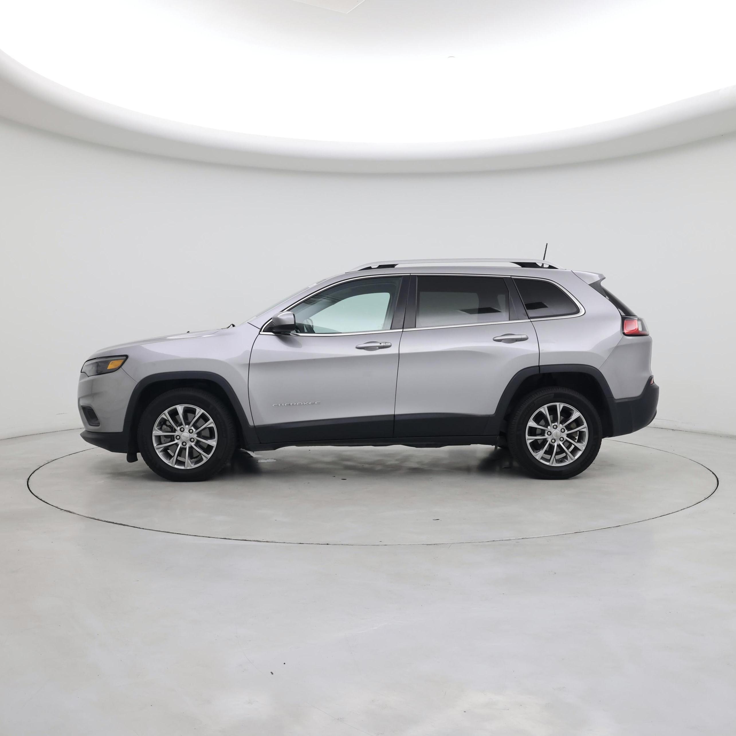 Thumbnail: 2019 Jeep Cherokee - 3
