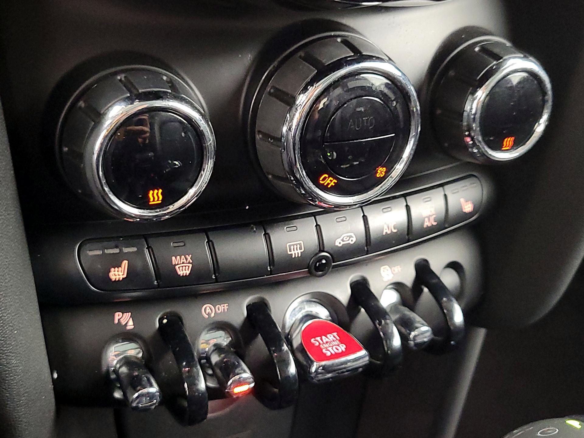 Thumbnail: 2018 MINI Cooper Hardtop - 15