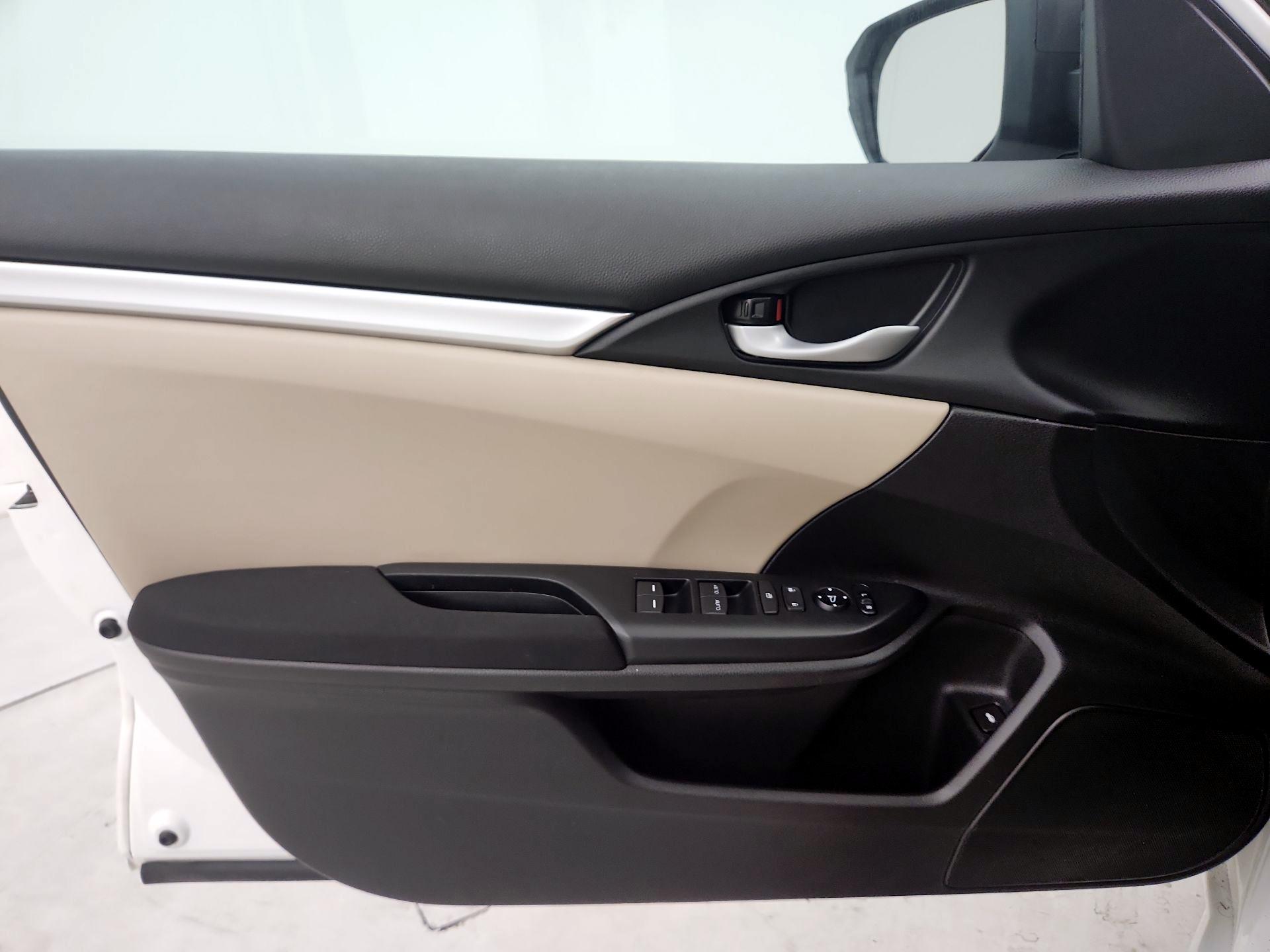 Thumbnail: 2016 Honda Civic - 12