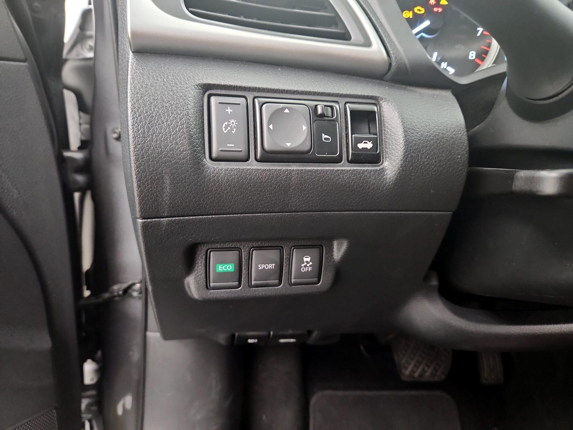 Thumbnail: 2018 Nissan Sentra - 13
