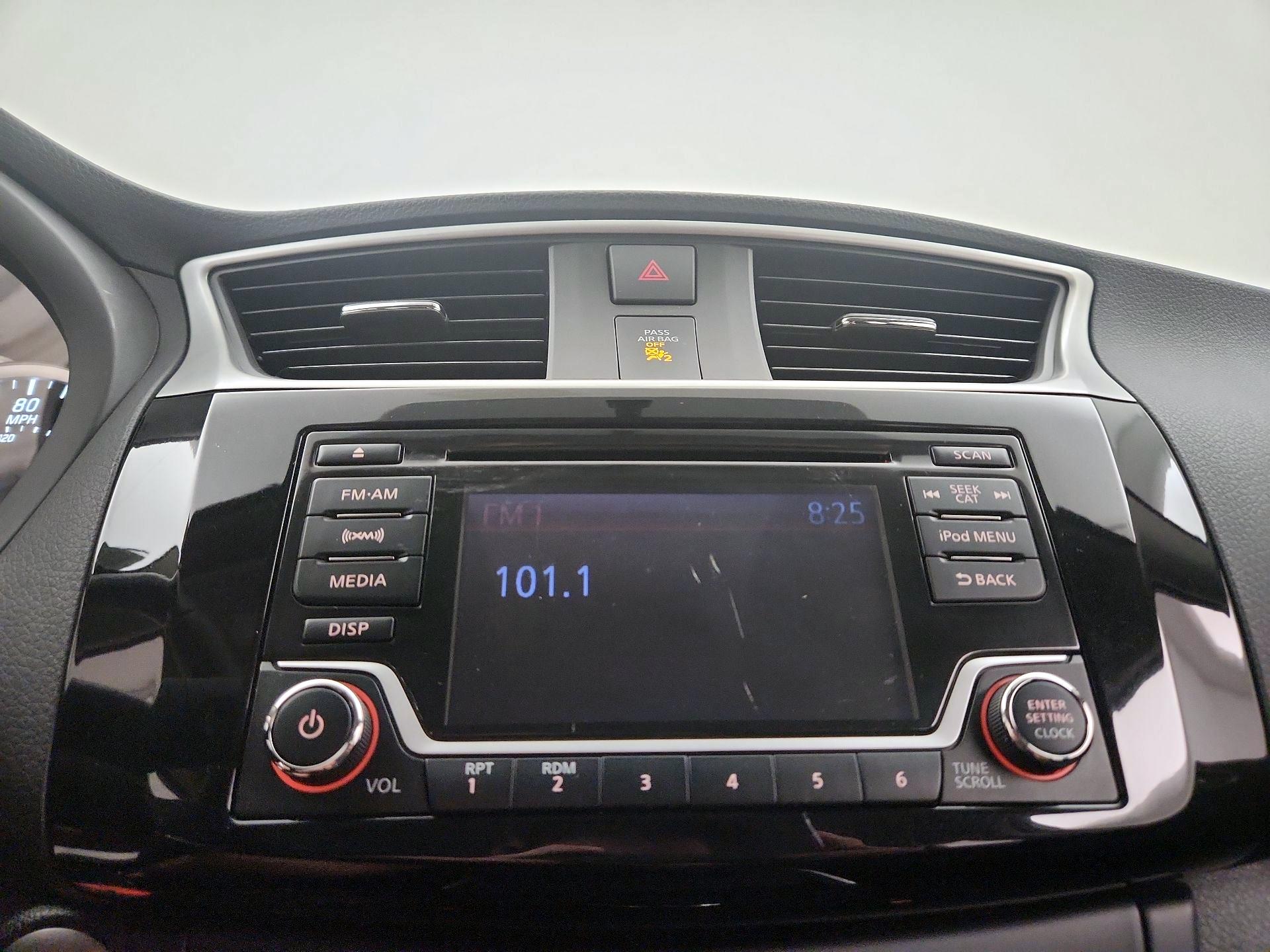 Thumbnail: 2018 Nissan Sentra - 15