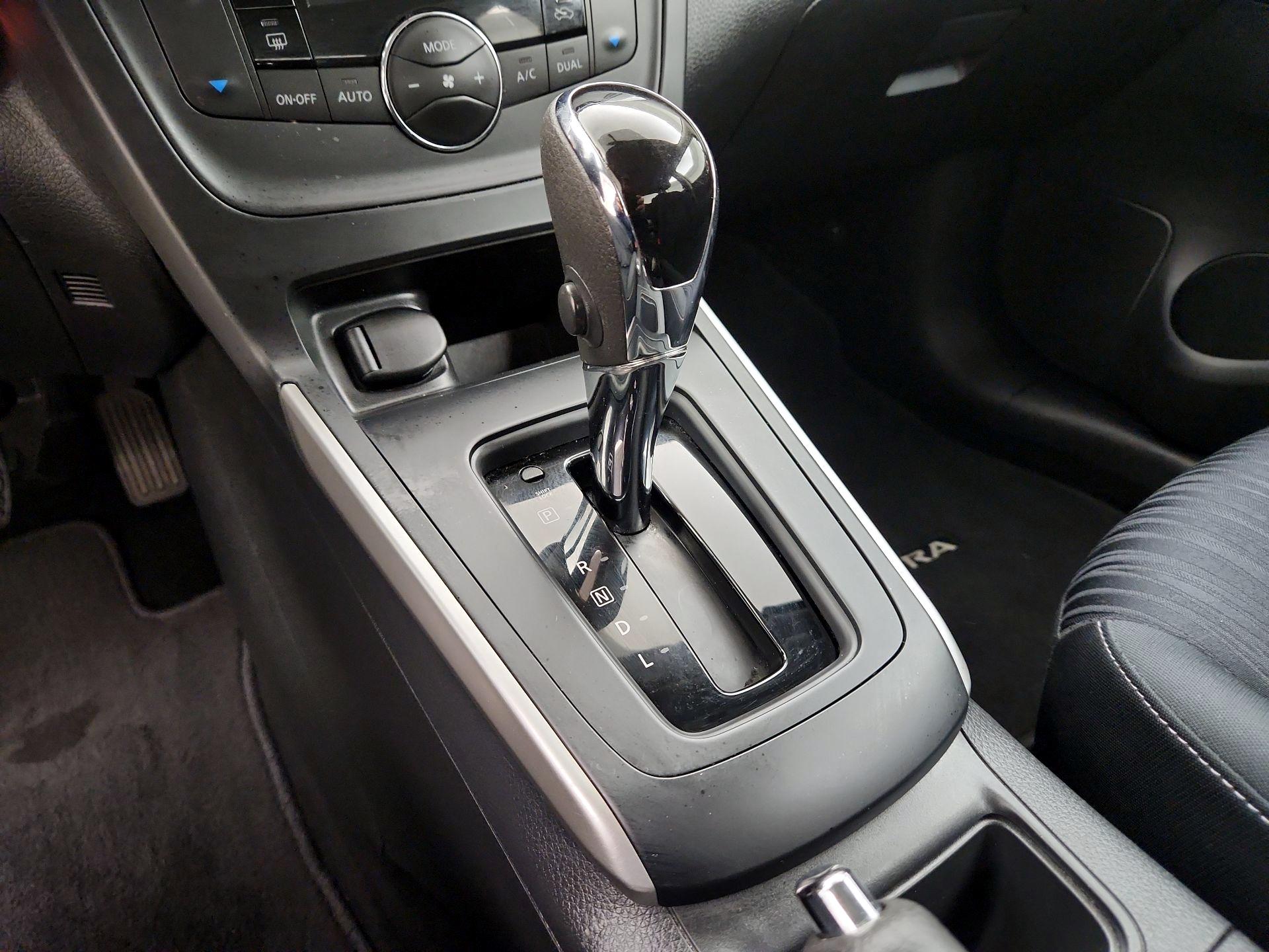 Thumbnail: 2019 Nissan Sentra - 17