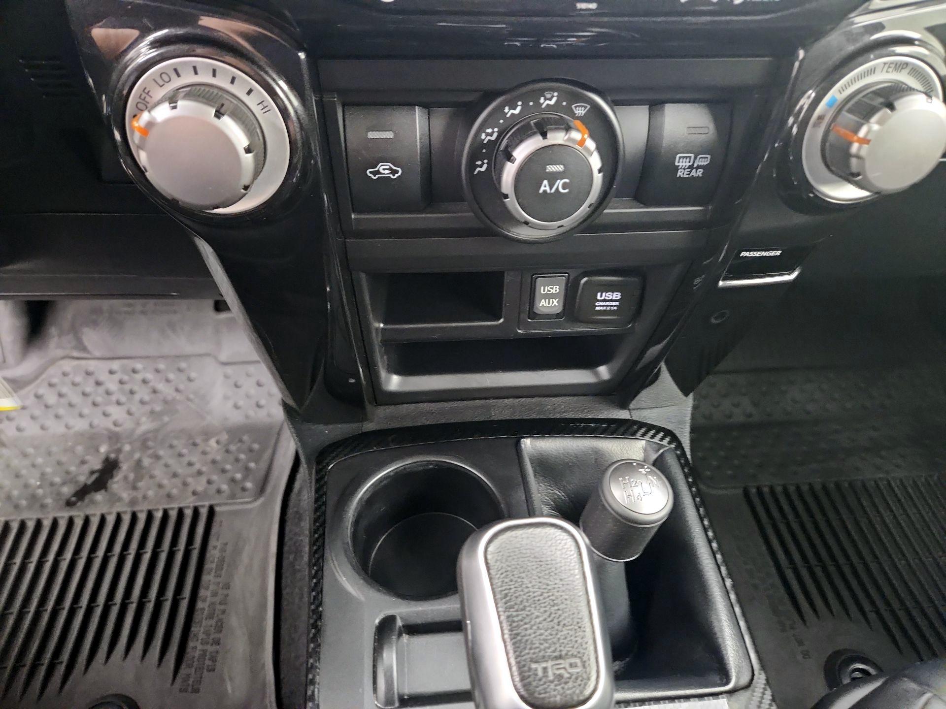 Thumbnail: 2018 Toyota 4Runner - 17