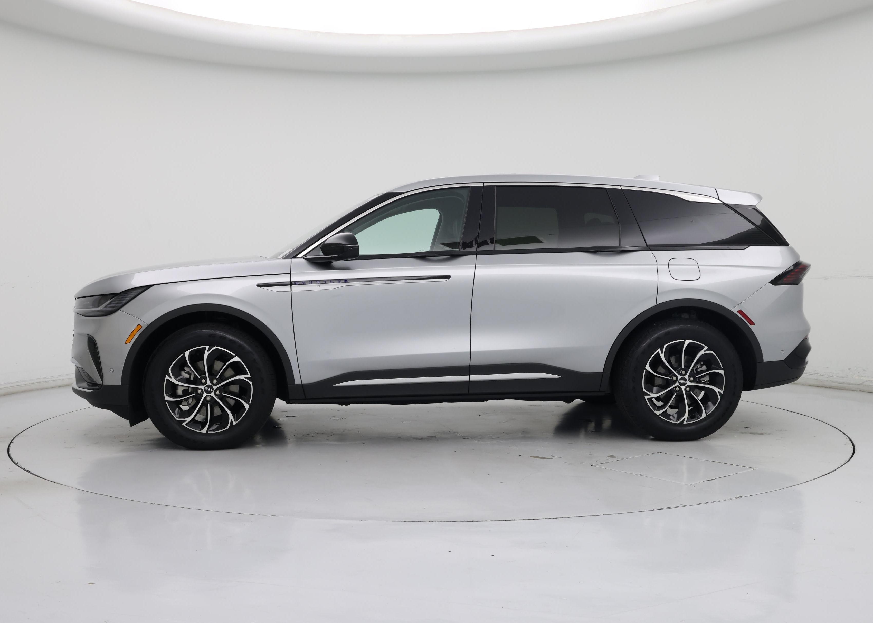 Thumbnail: 2024 Lincoln Nautilus - 3