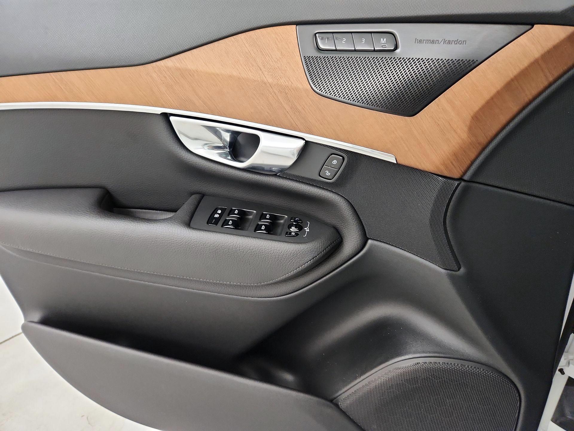 Thumbnail: 2022 Volvo XC90 - 12