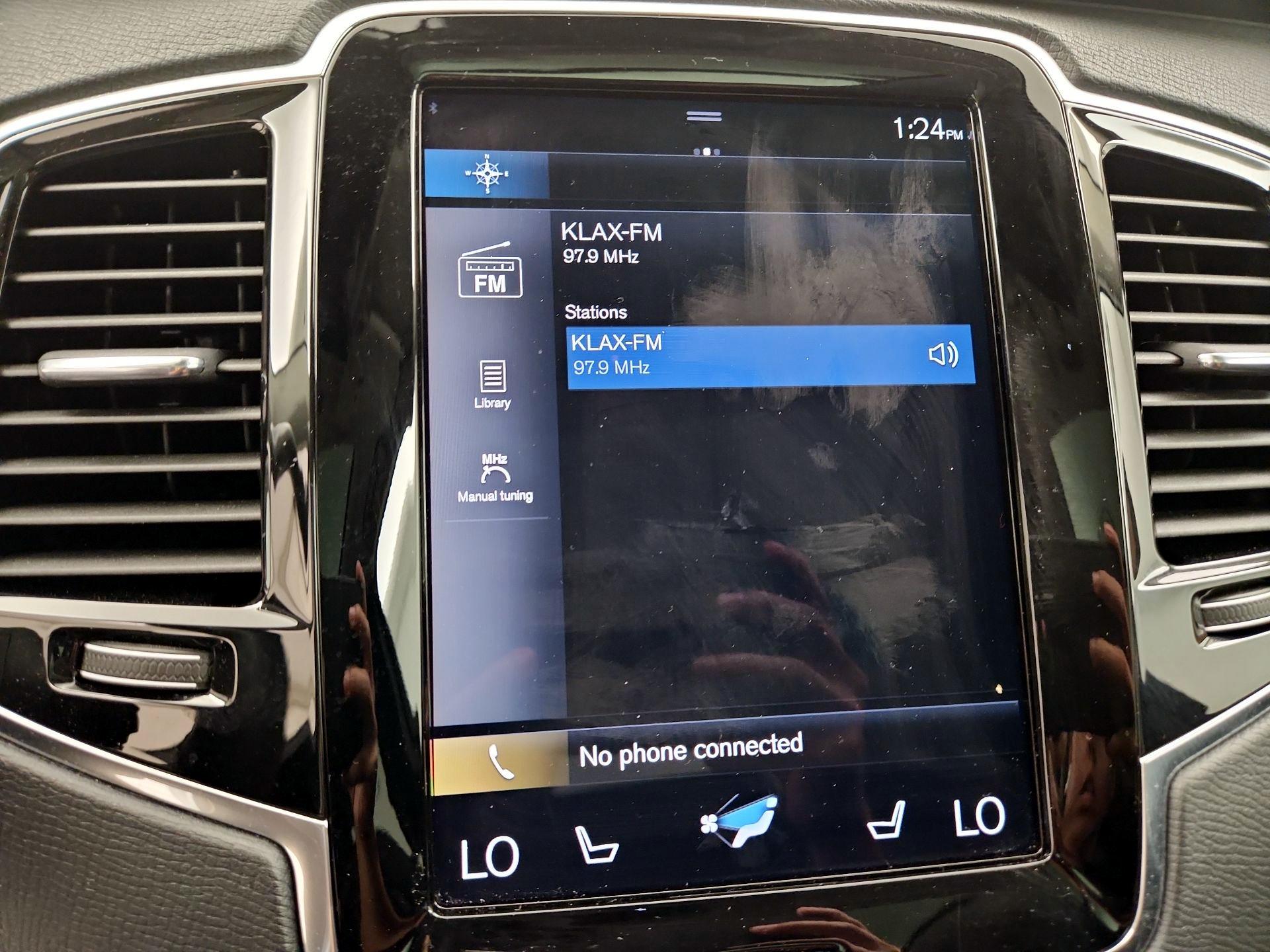Thumbnail: 2022 Volvo XC90 - 16
