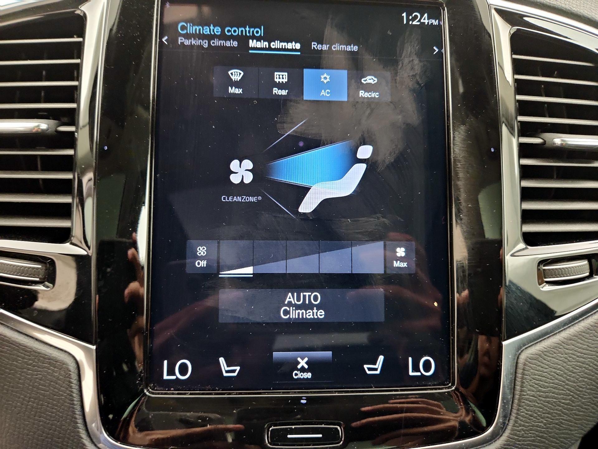Thumbnail: 2022 Volvo XC90 - 17