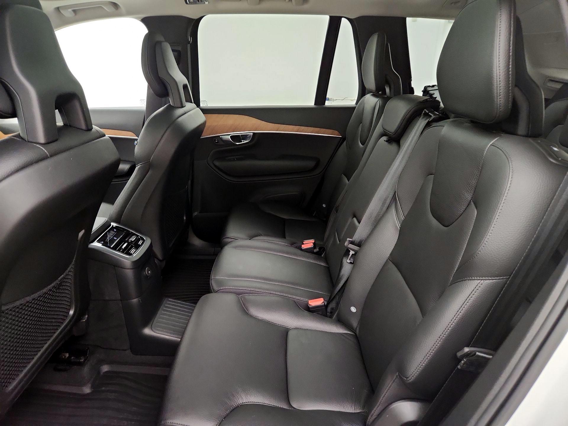 Thumbnail: 2022 Volvo XC90 - 20