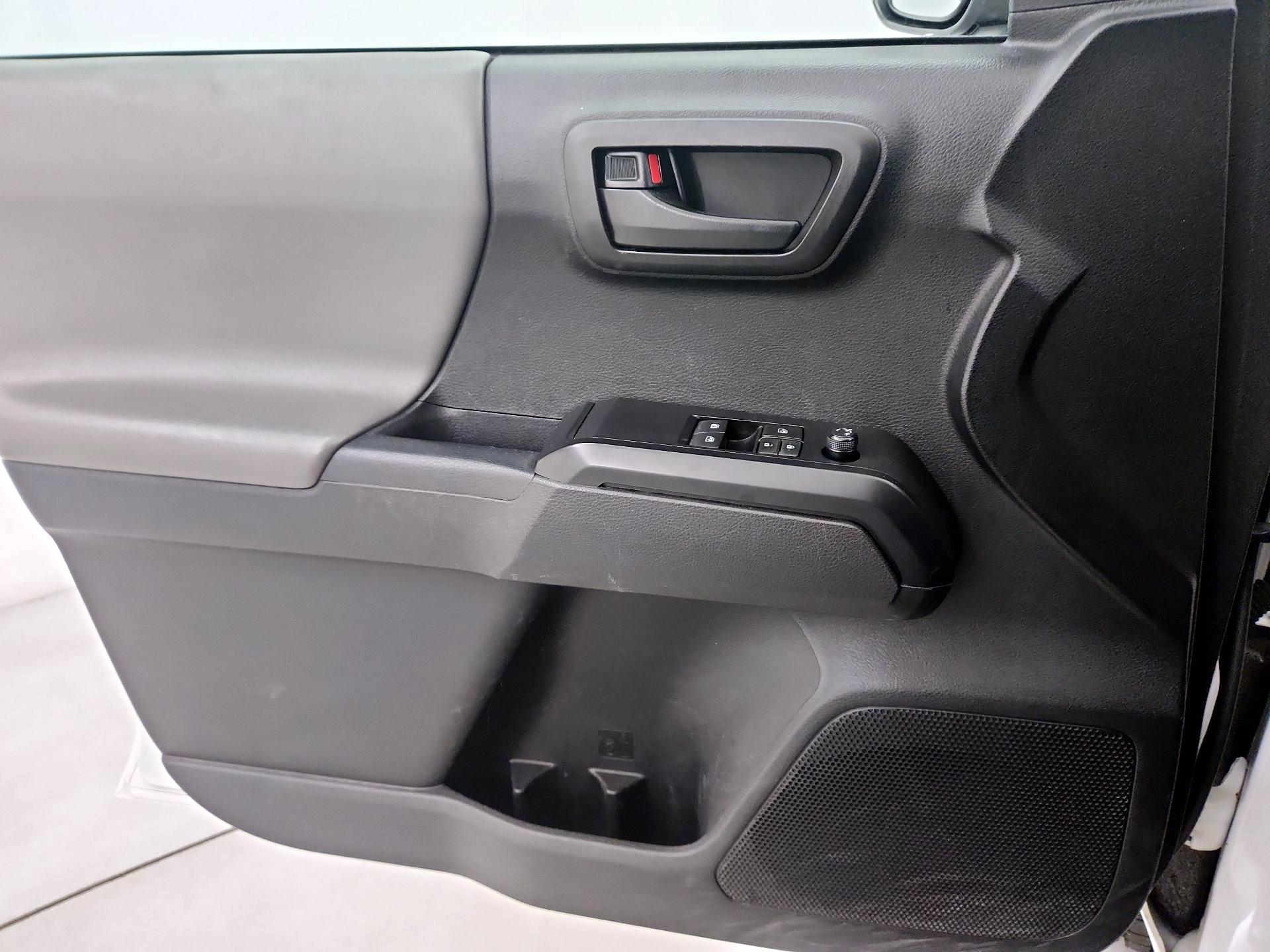 Thumbnail: 2022 Toyota Tacoma - 12