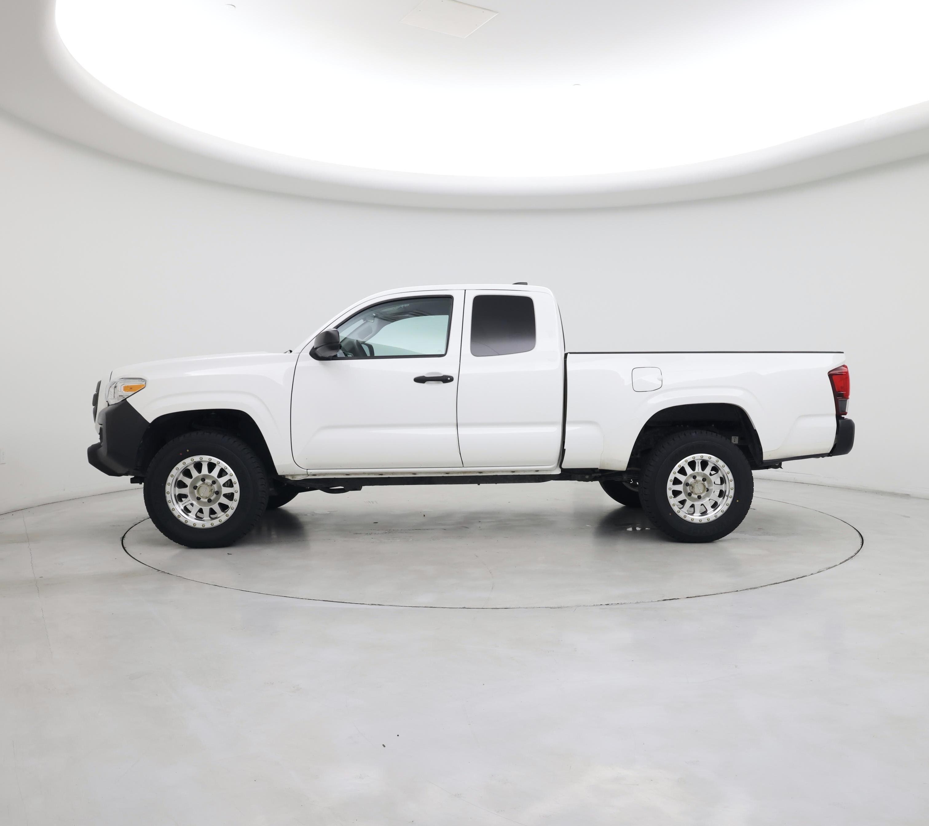 Thumbnail: 2022 Toyota Tacoma - 3