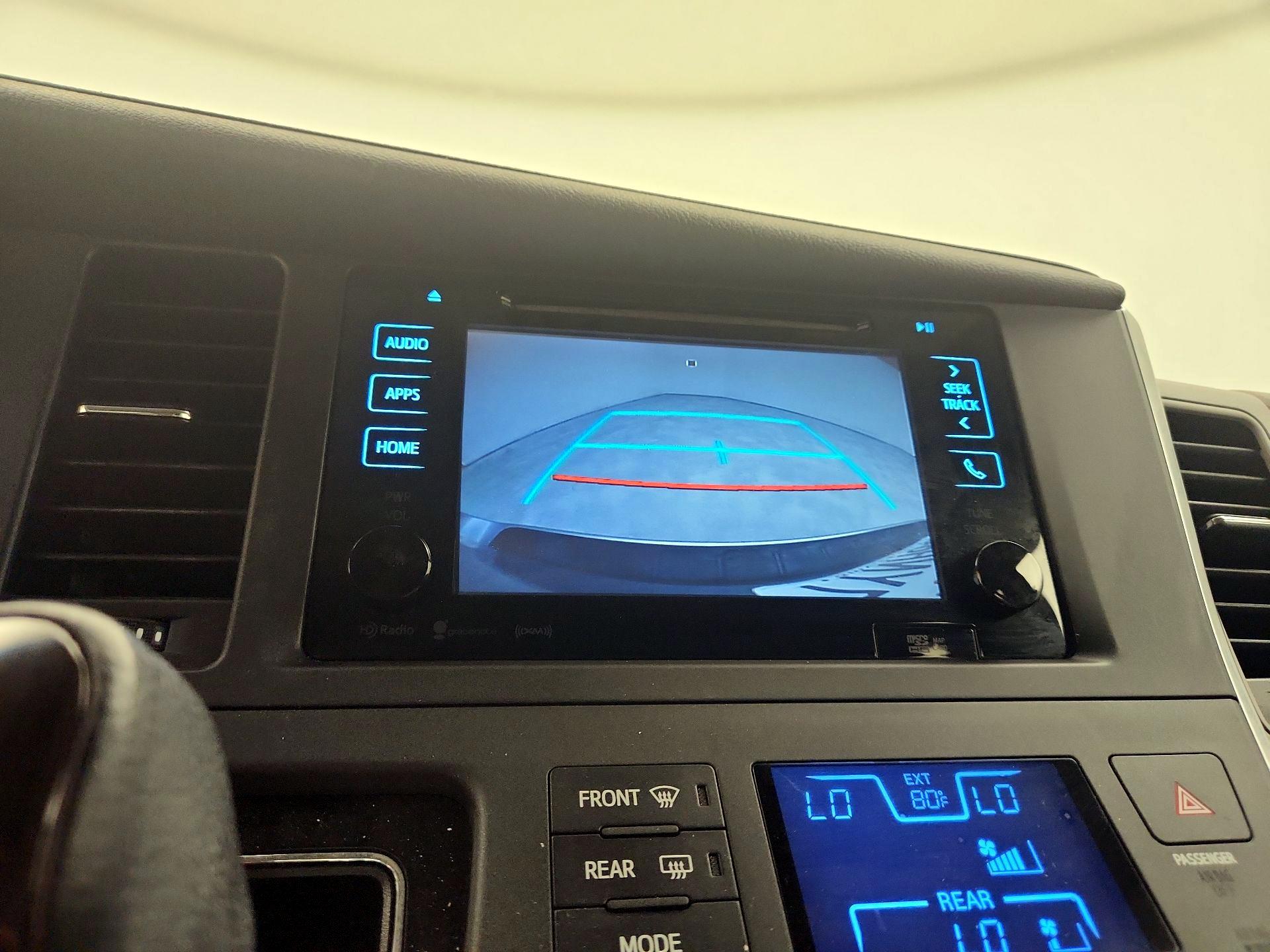 Thumbnail: 2017 Toyota Sienna - 14