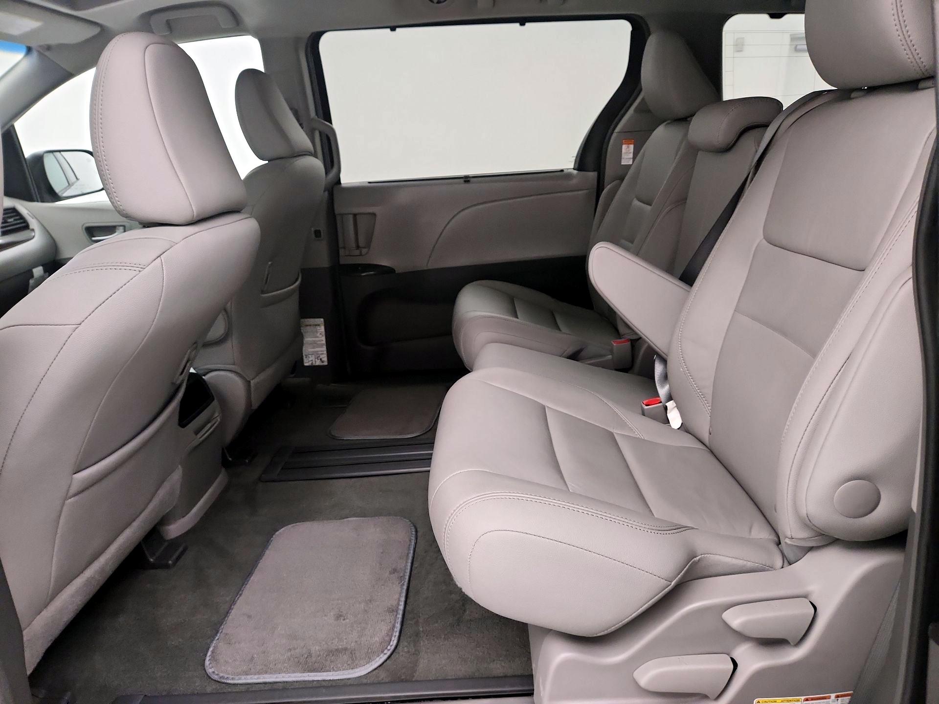 Thumbnail: 2017 Toyota Sienna - 20