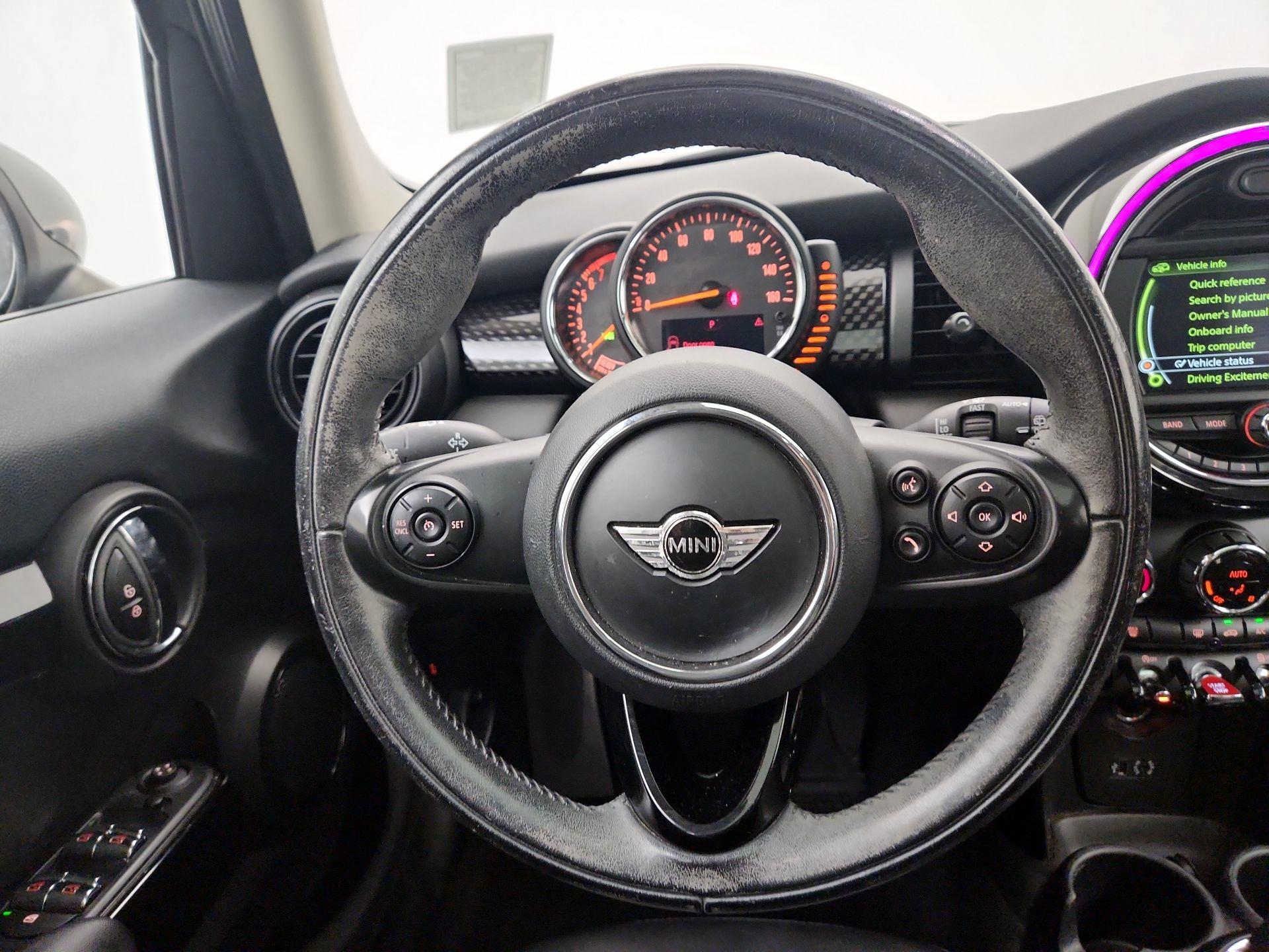 Thumbnail: 2017 MINI Cooper Hardtop - 10