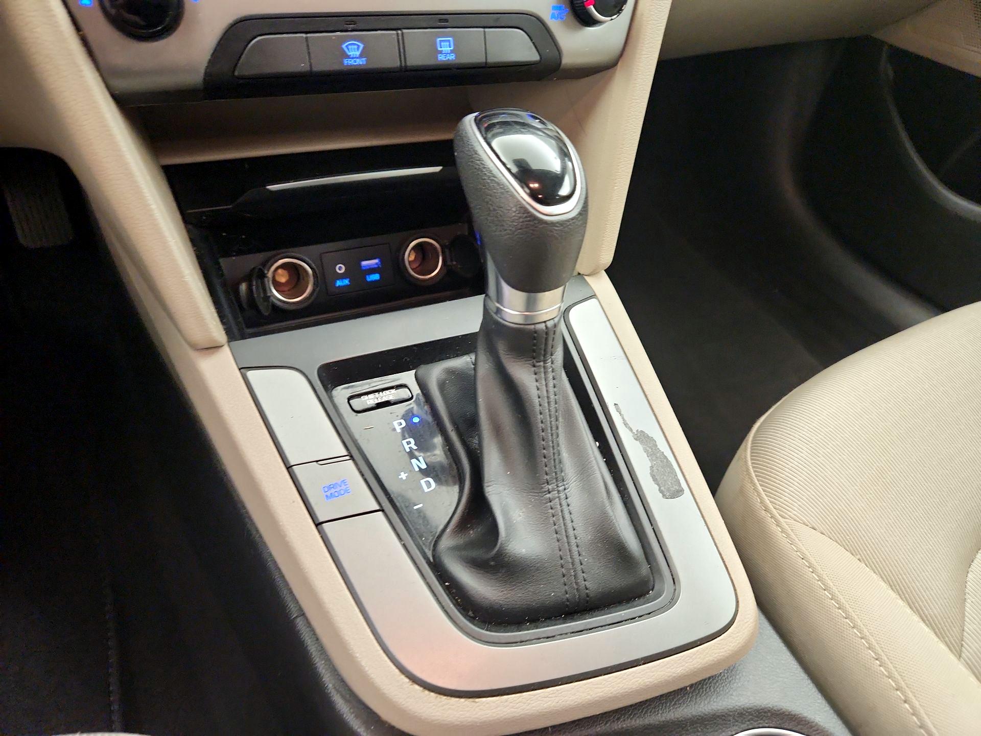 Thumbnail: 2017 Hyundai Elantra - 17