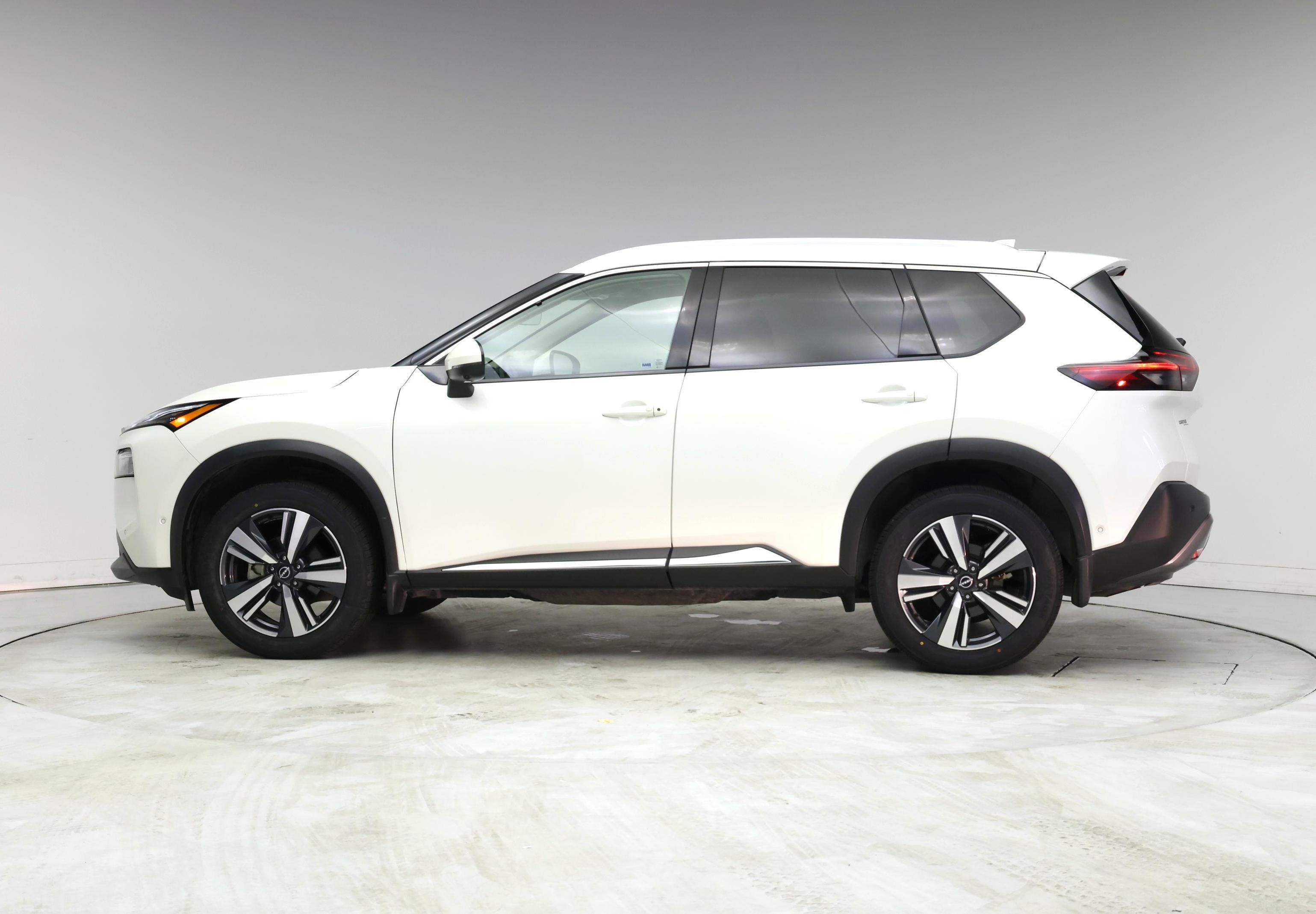 Thumbnail: 2022 Nissan Rogue - 3