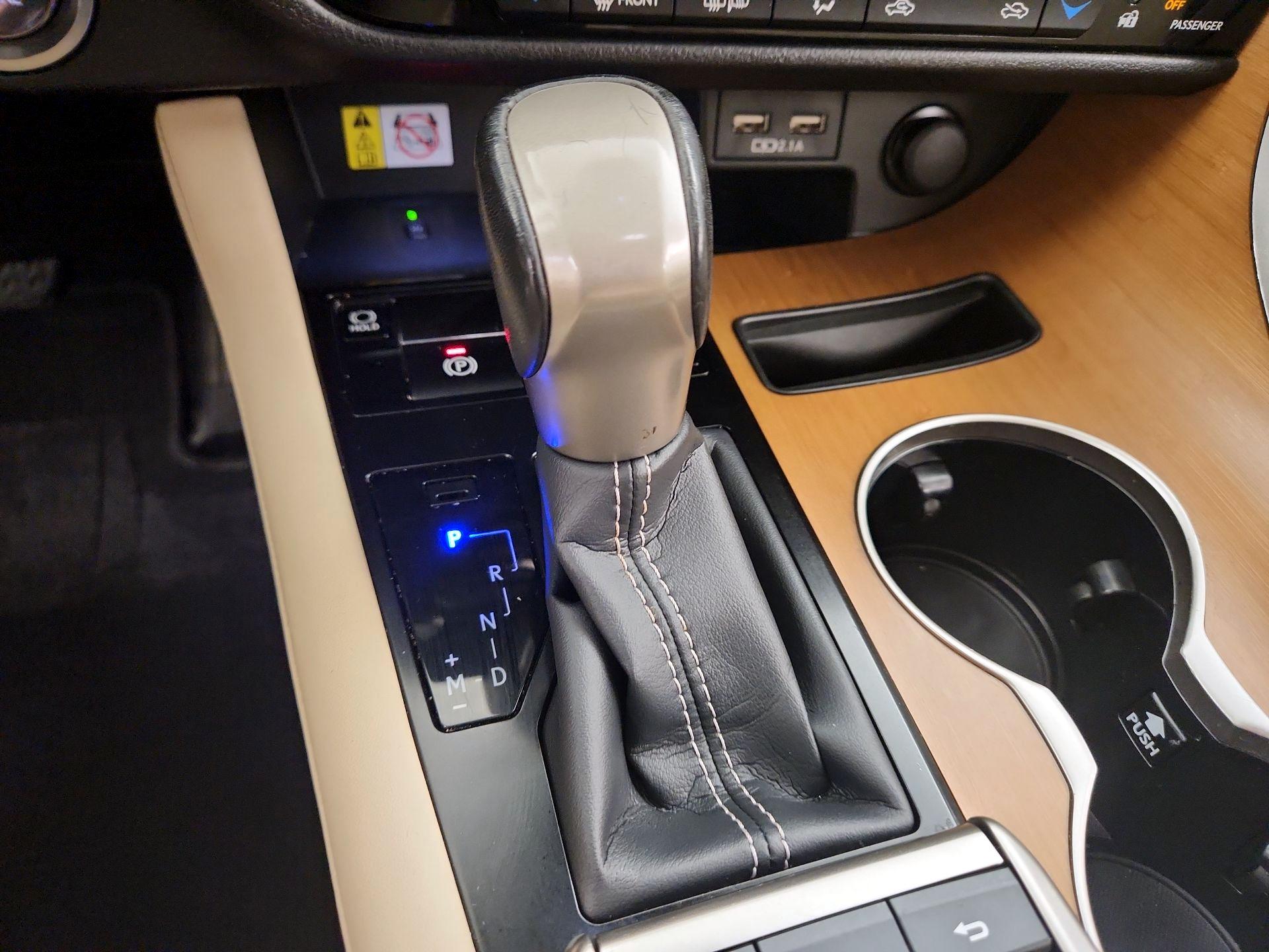 Thumbnail: 2022 Lexus RX - 17