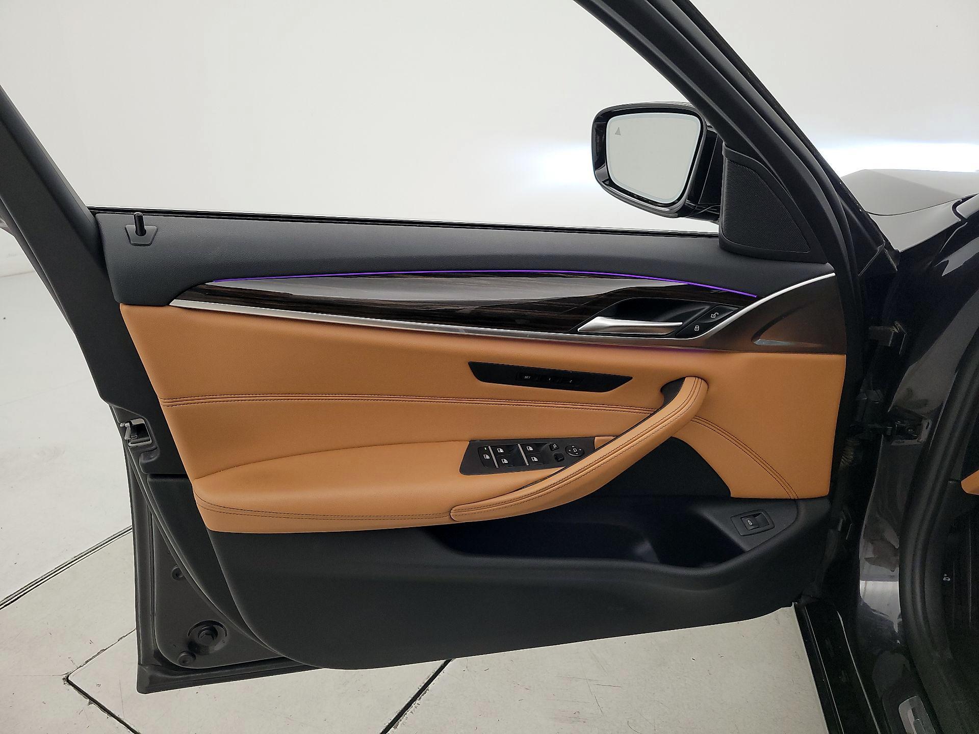 Thumbnail: 2022 BMW 5 Series - 12