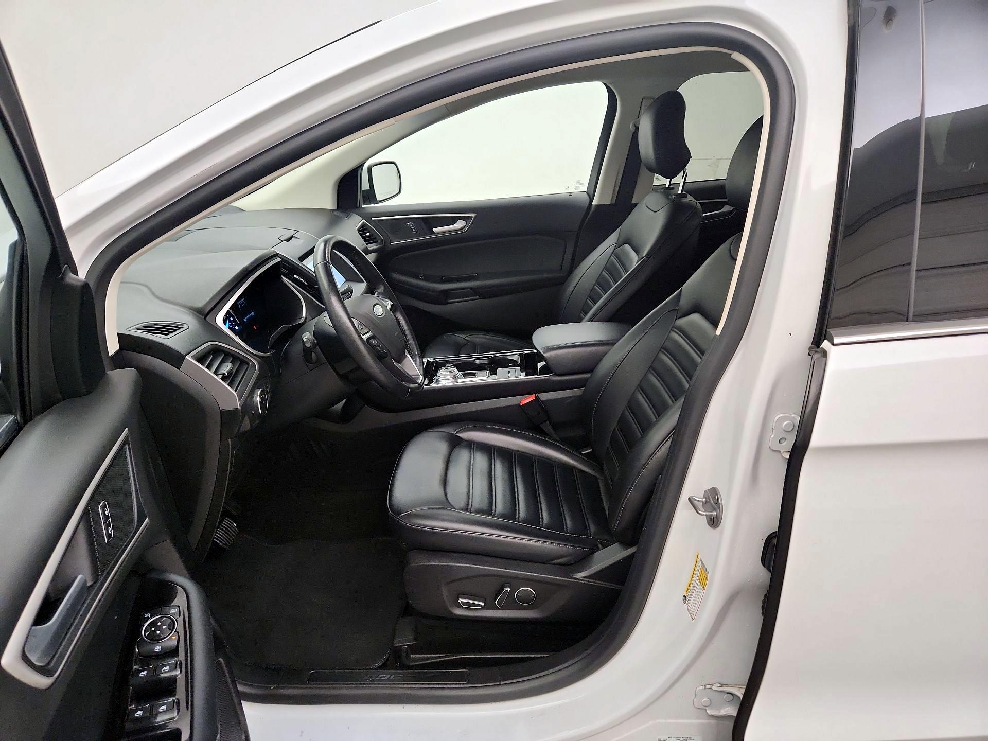 Thumbnail: 2019 Ford Edge - 11