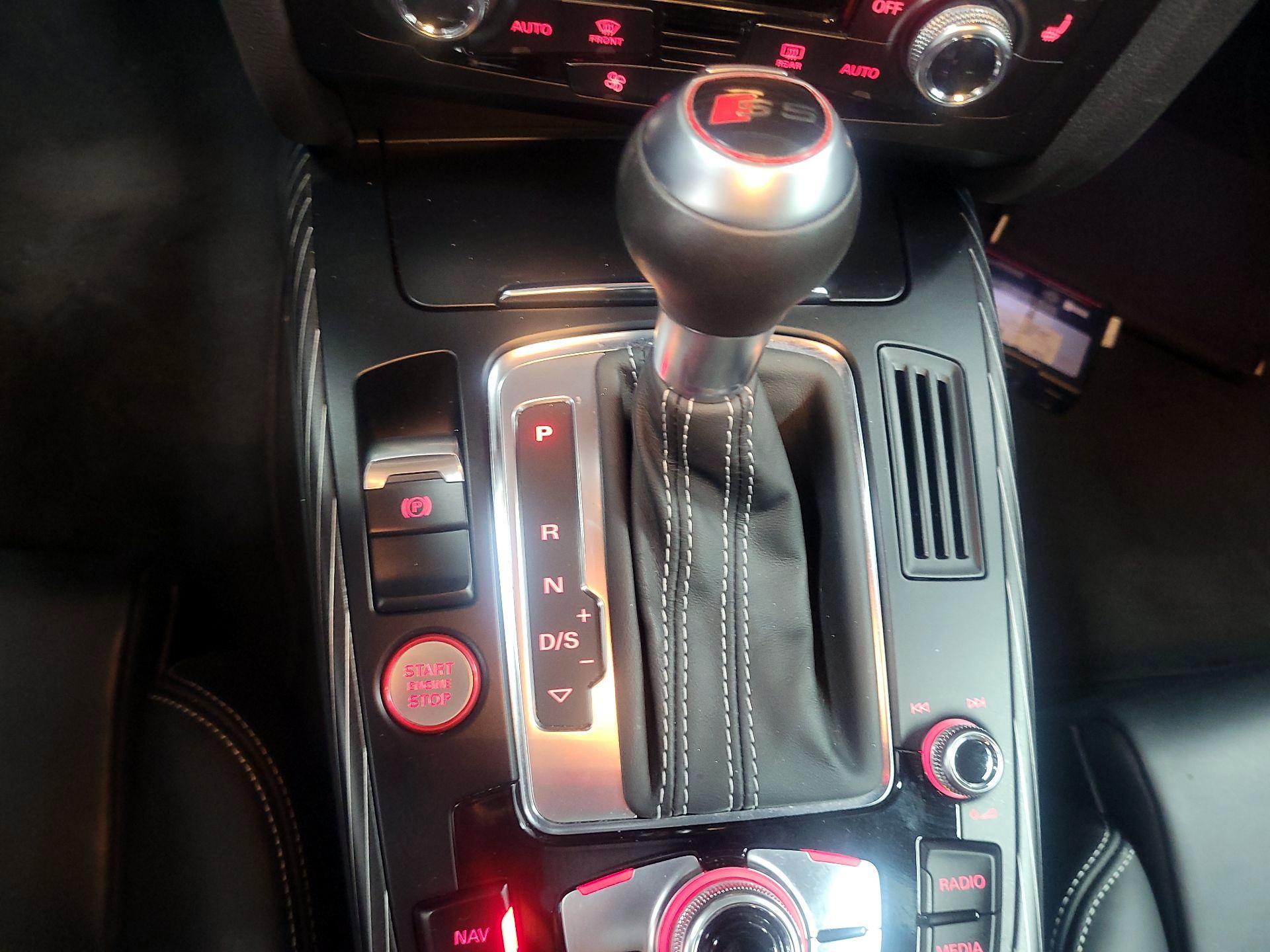 Thumbnail: 2015 Audi S5 - 16